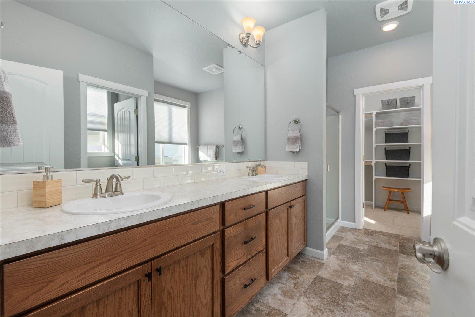 8207 Ballard Loop