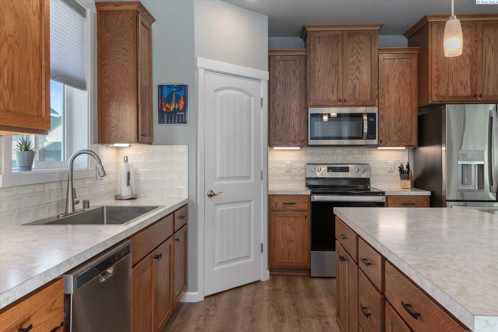 8207 Ballard Loop