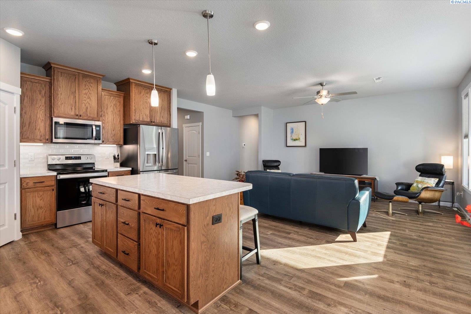 8207 Ballard Loop