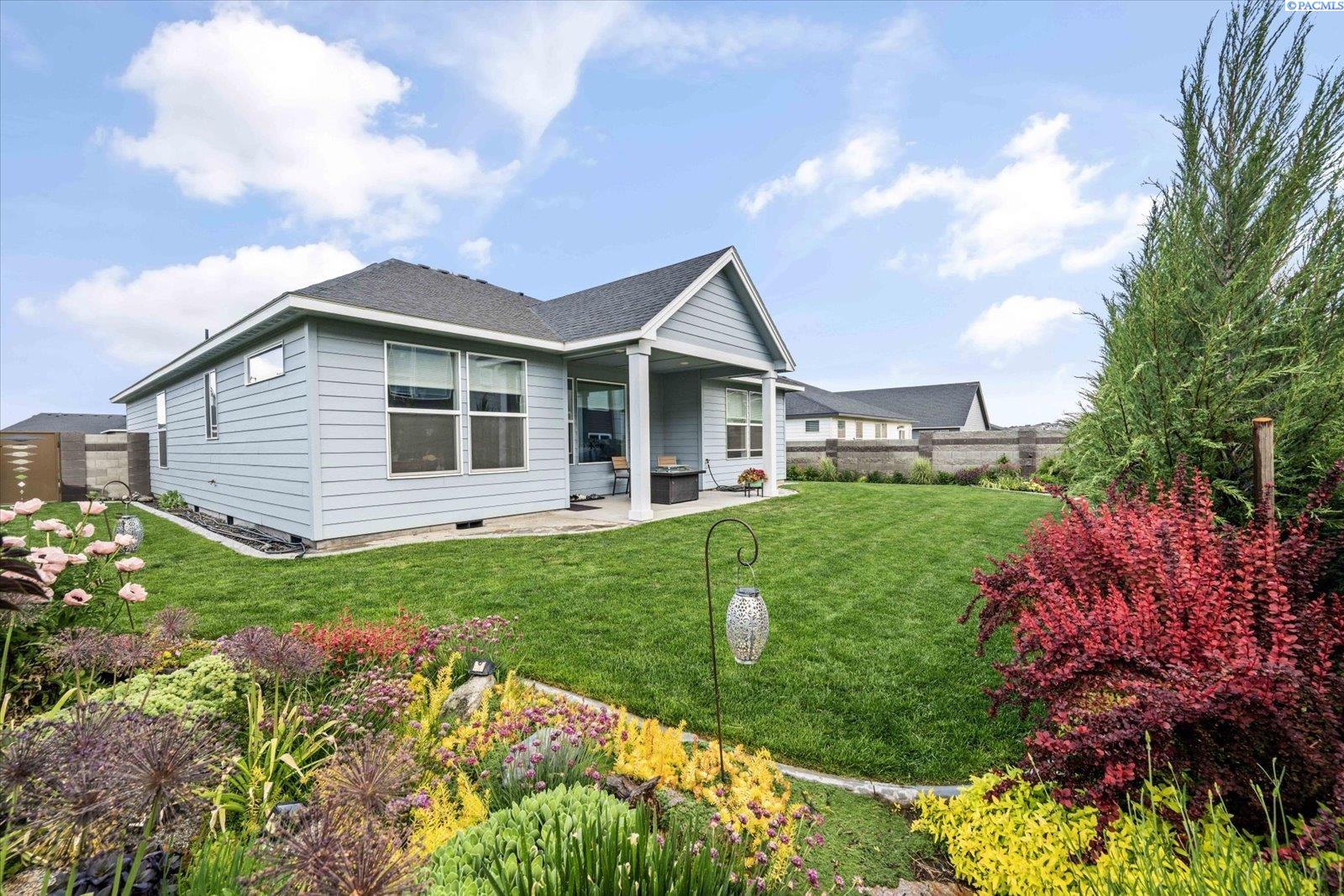 8207 Ballard Loop