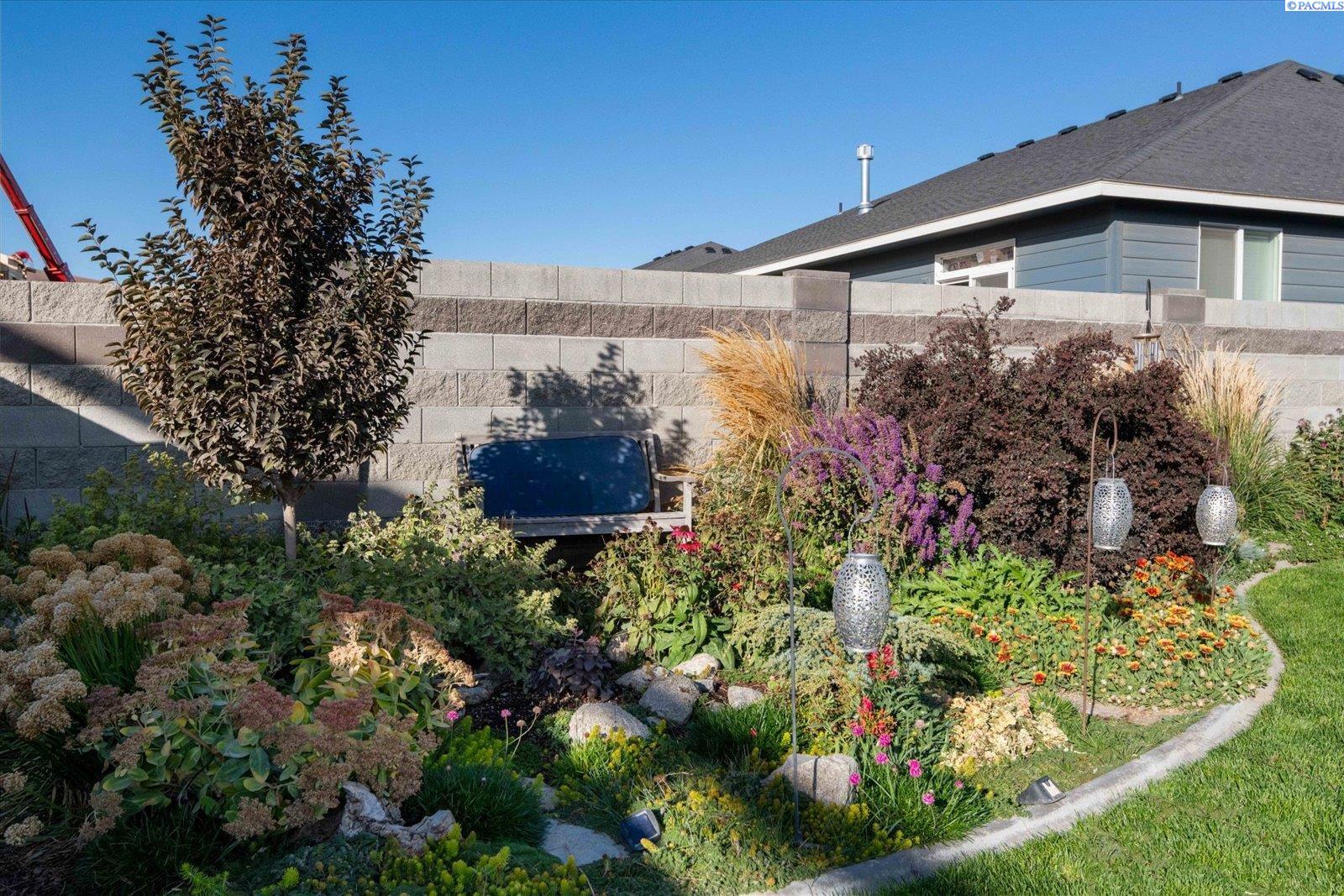 8207 Ballard Loop