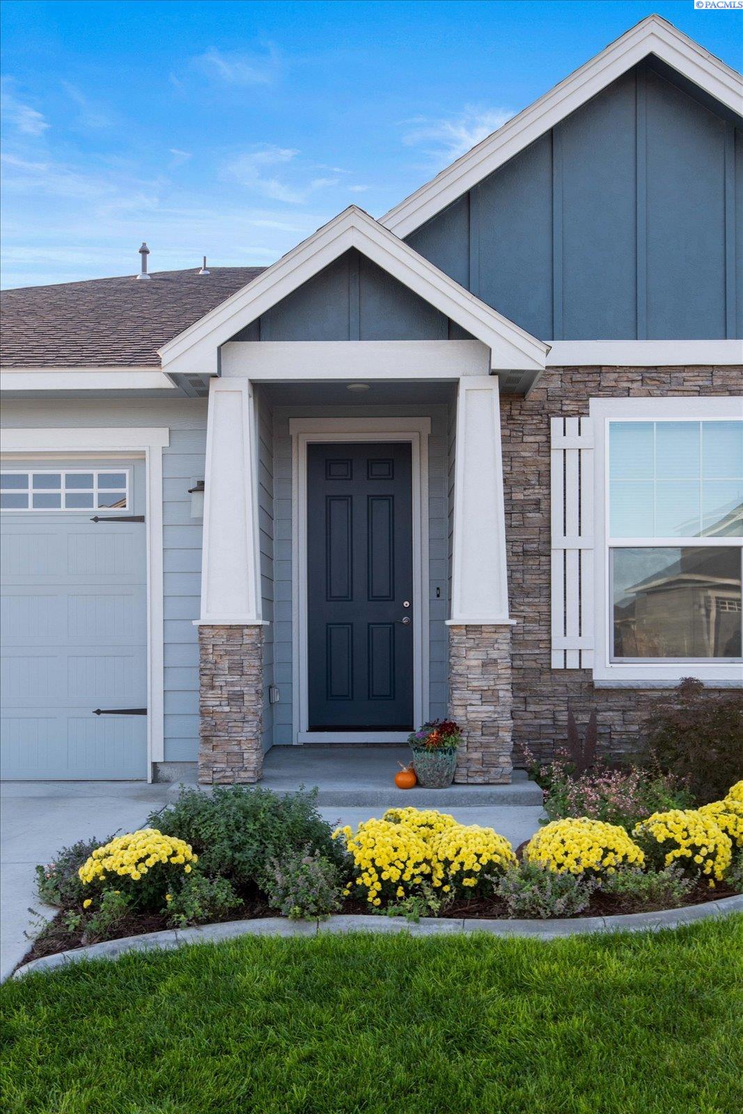 8207 Ballard Loop