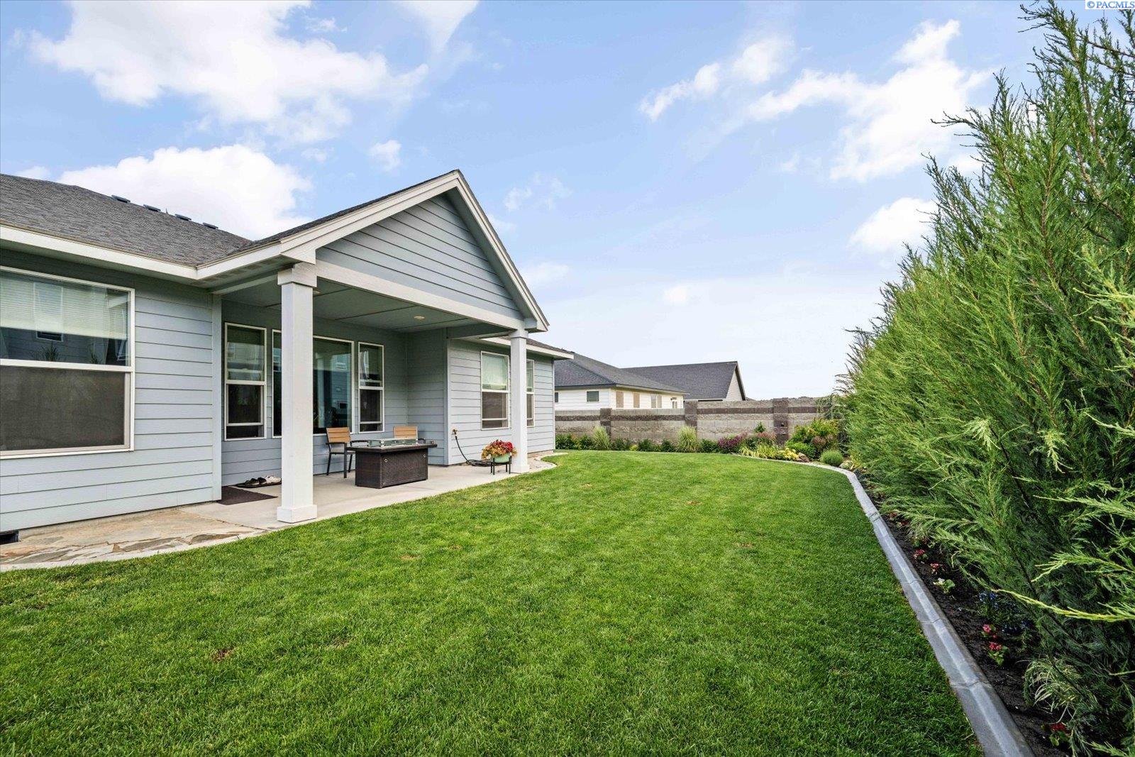 8207 Ballard Loop