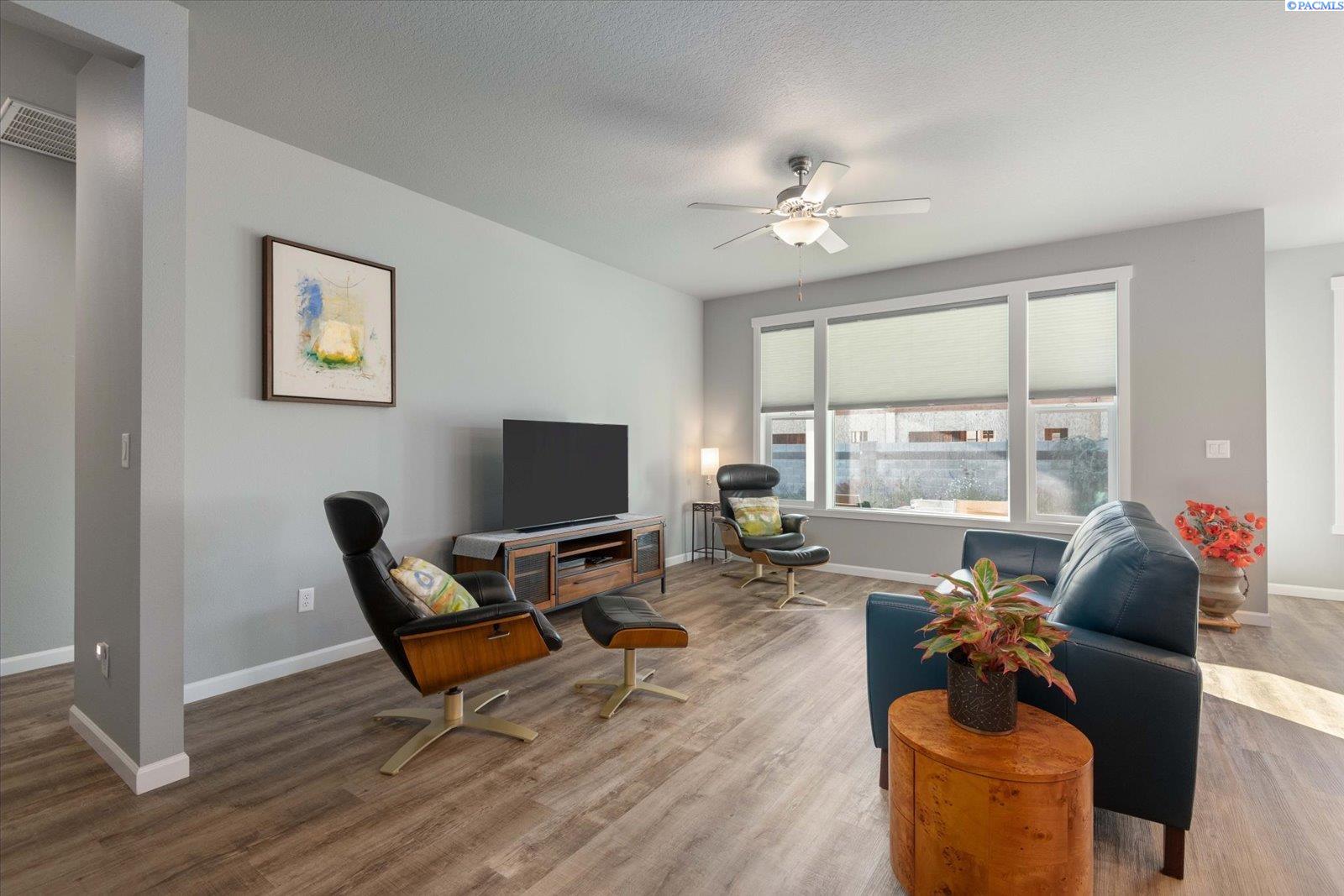 8207 Ballard Loop