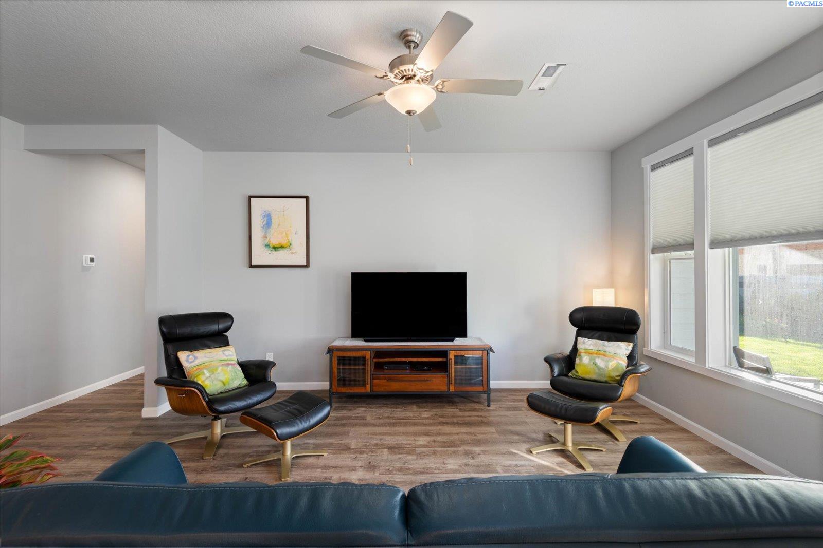 8207 Ballard Loop