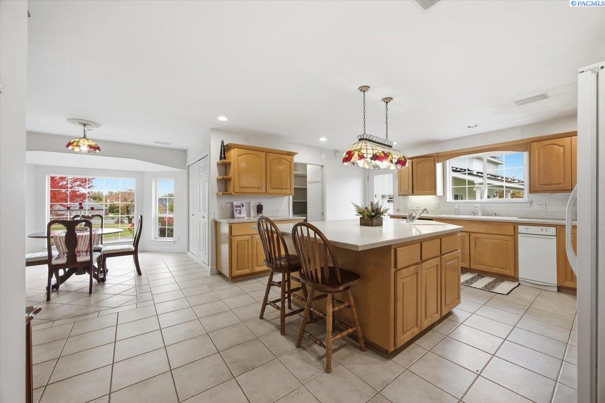 1709 N Road 80