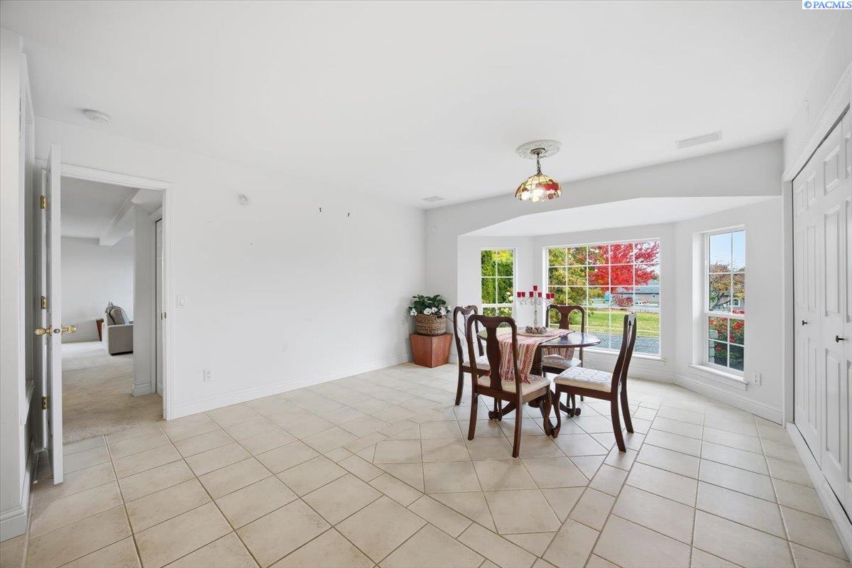 1709 N Road 80