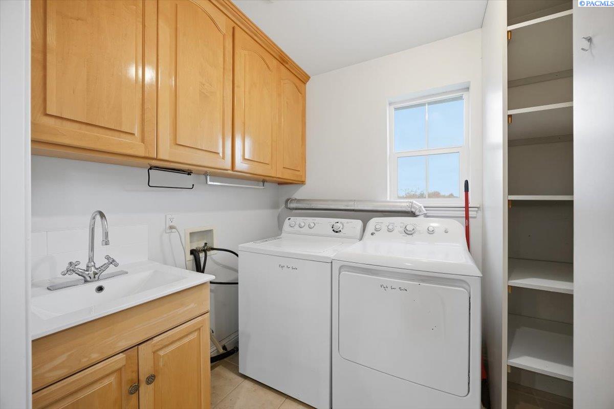 1709 N Road 80