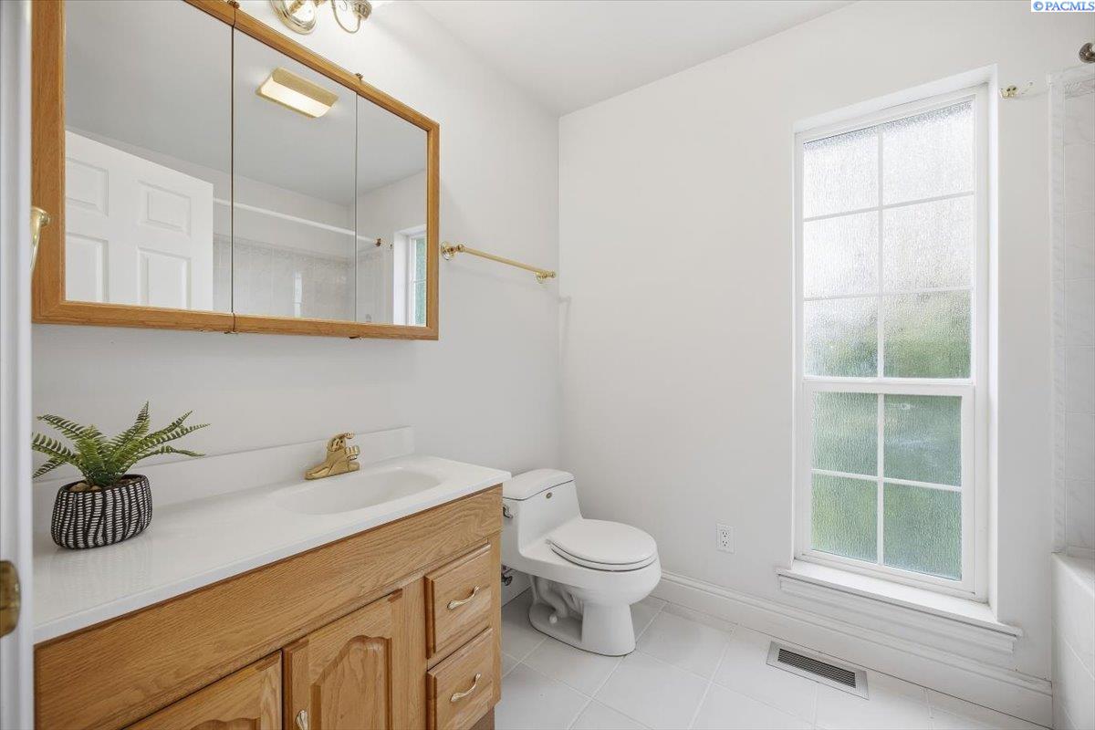 1709 N Road 80