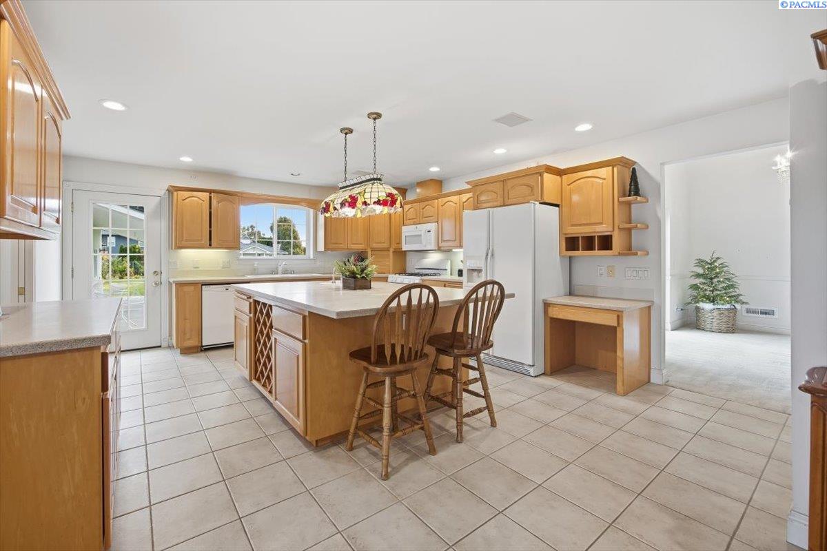 1709 N Road 80