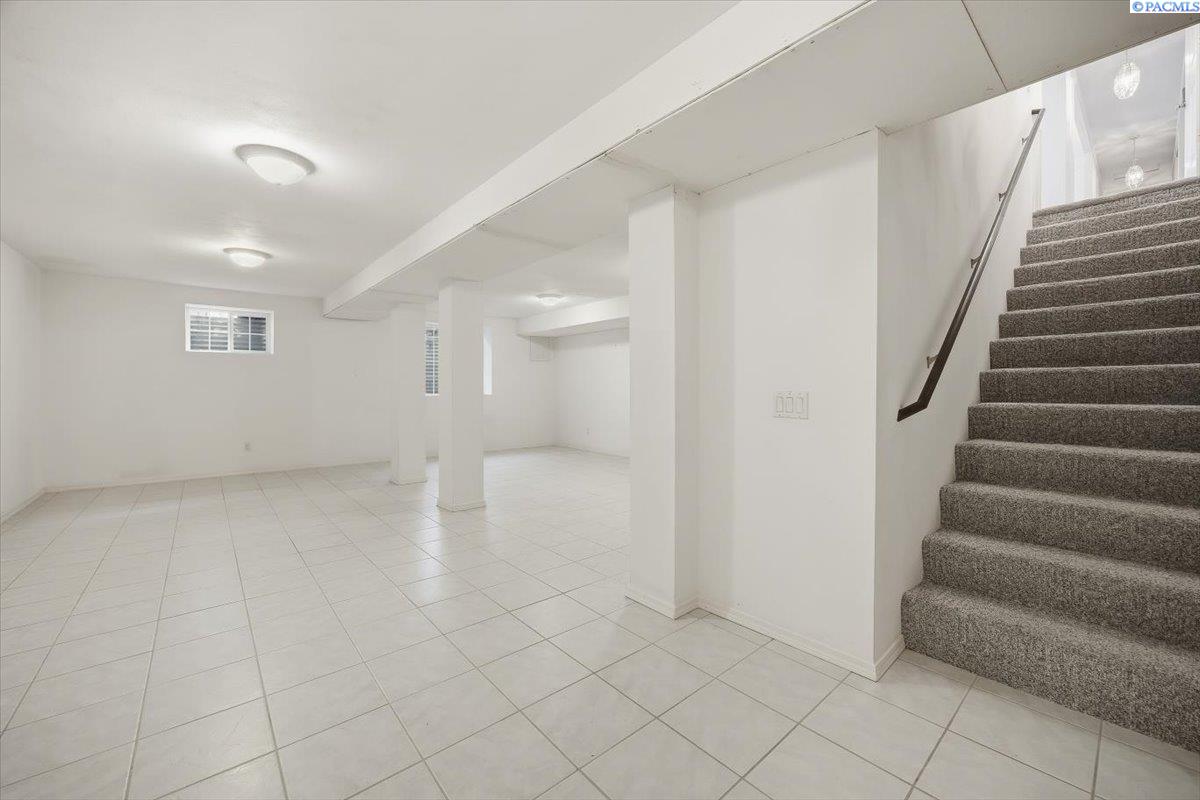 1709 N Road 80