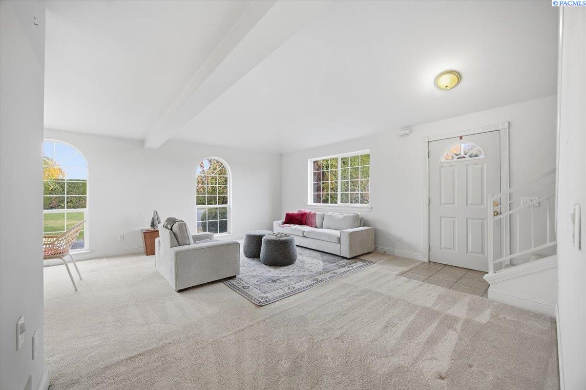 1709 N Road 80