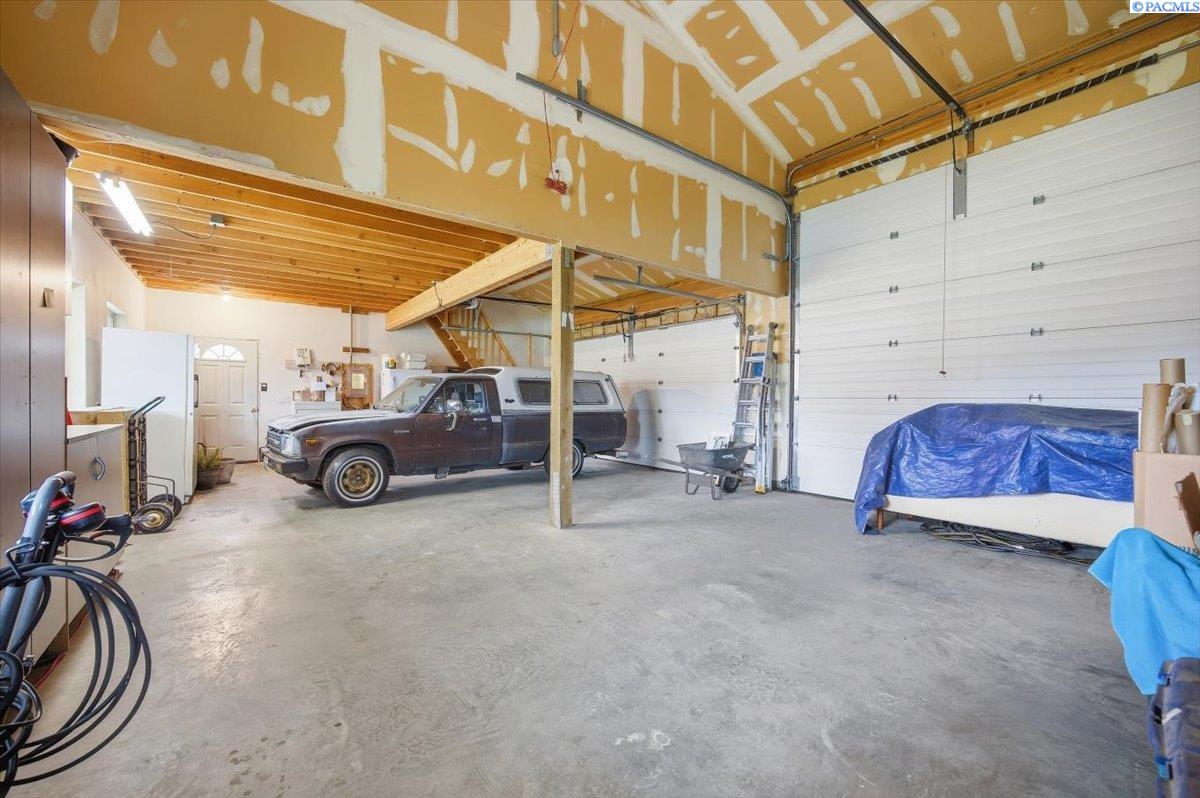 1709 N Road 80