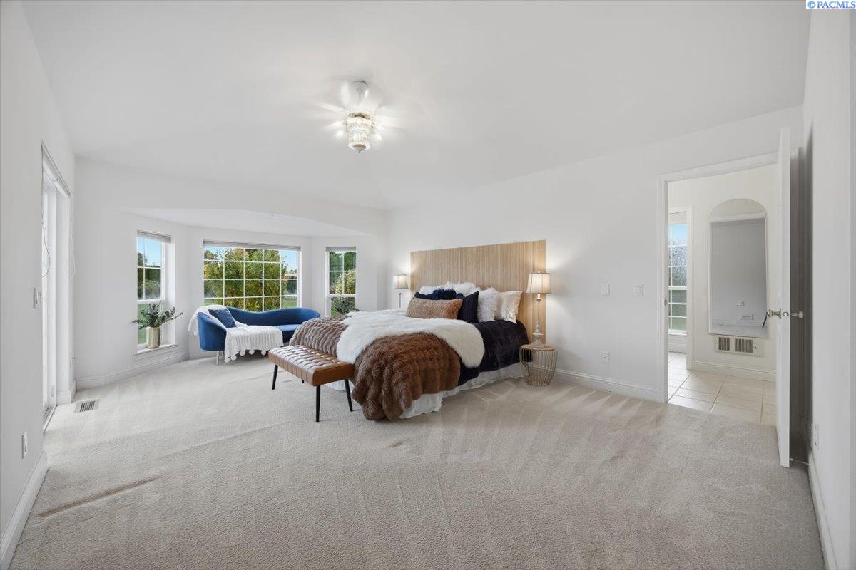 1709 N Road 80