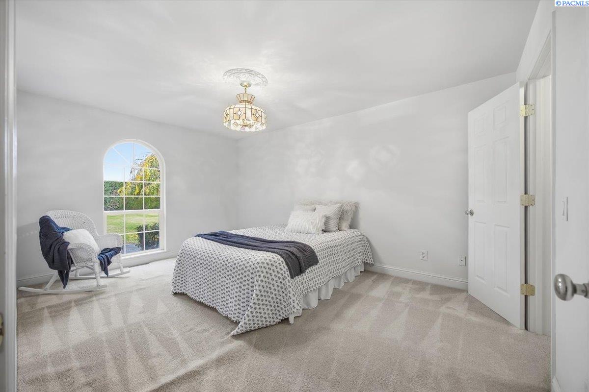 1709 N Road 80