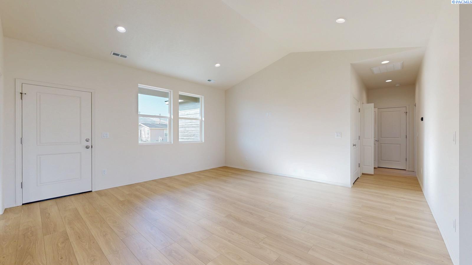 5604 Echo Street