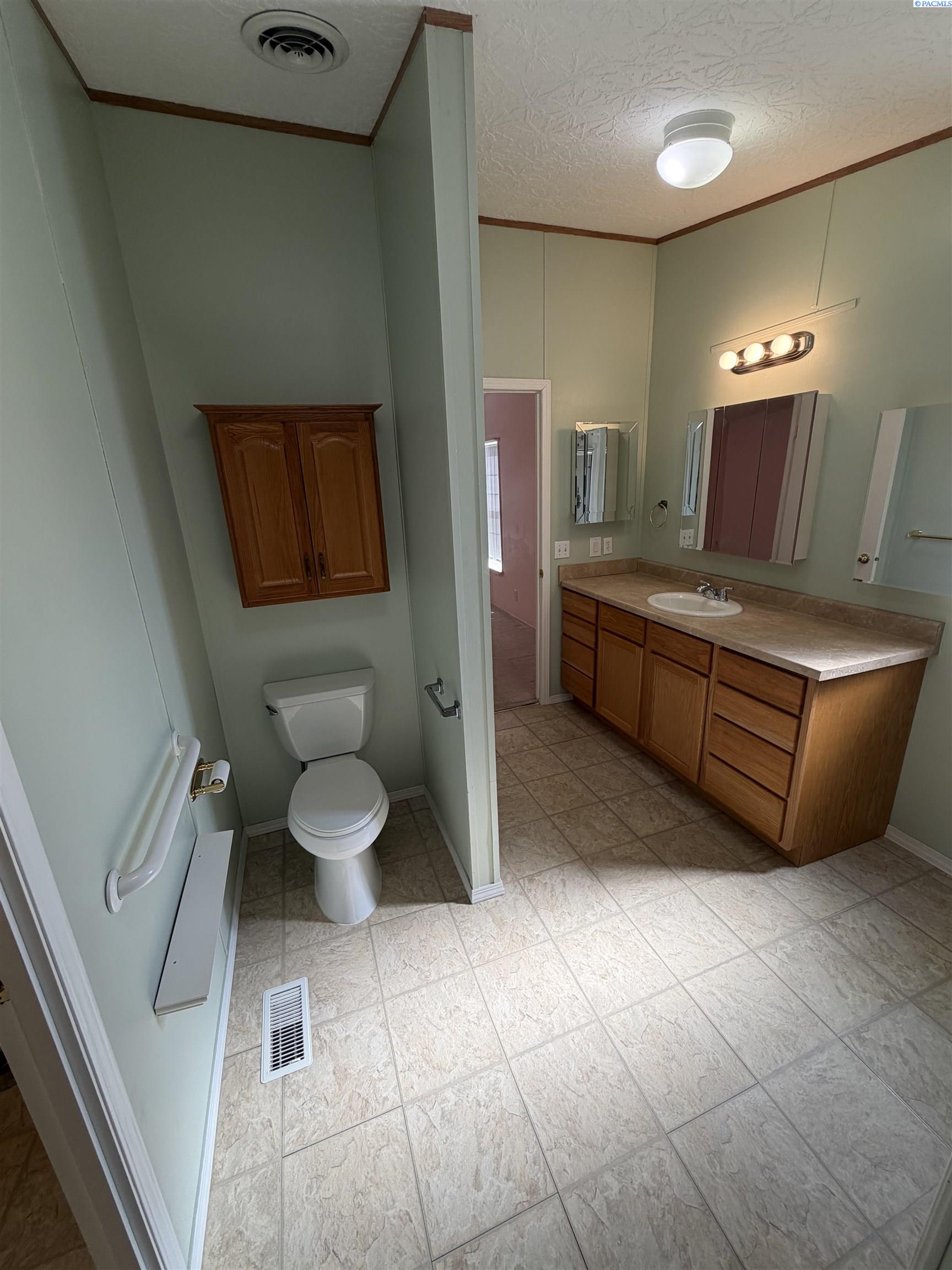 212 Crestwood Drive