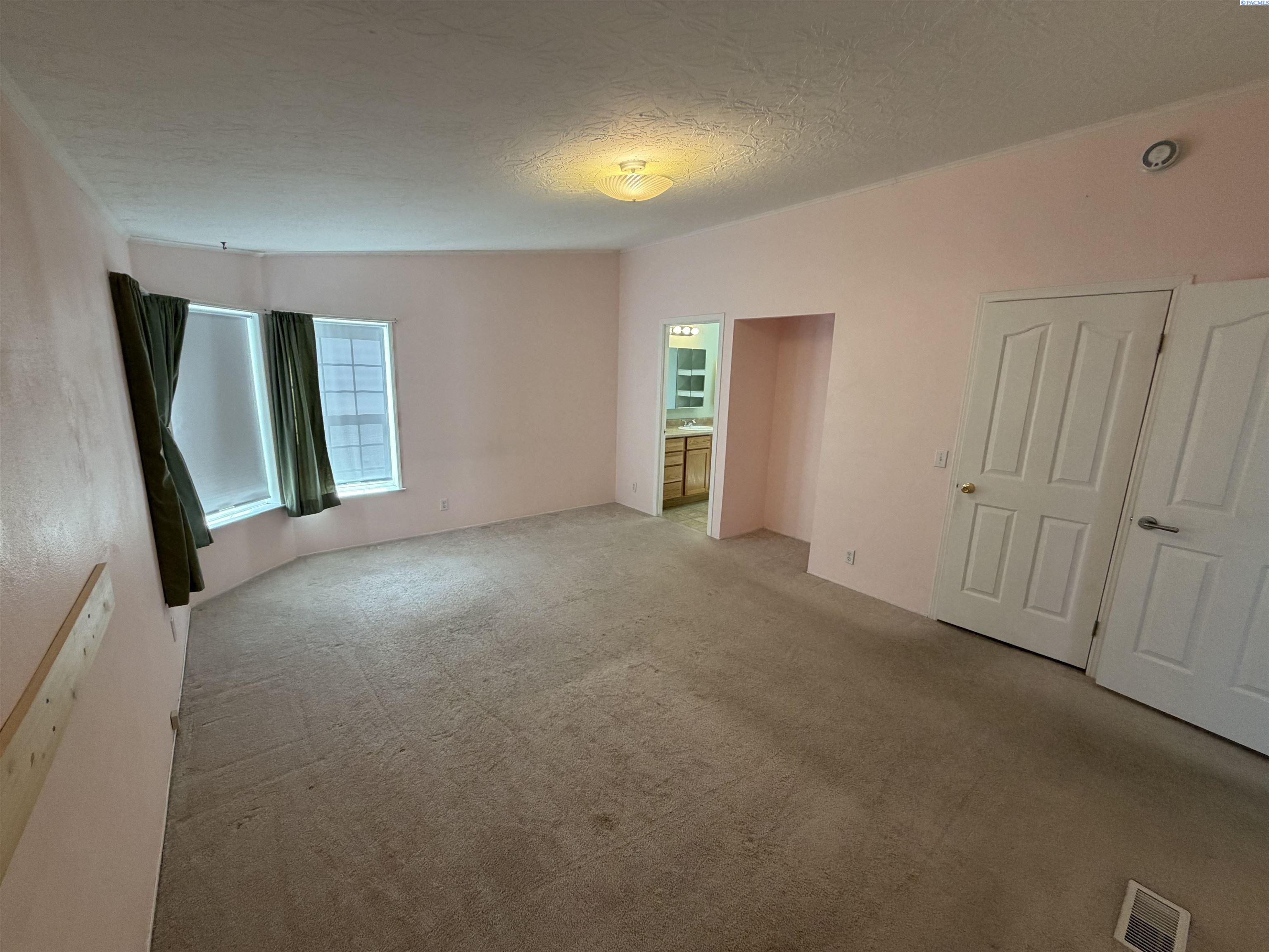 212 Crestwood Drive