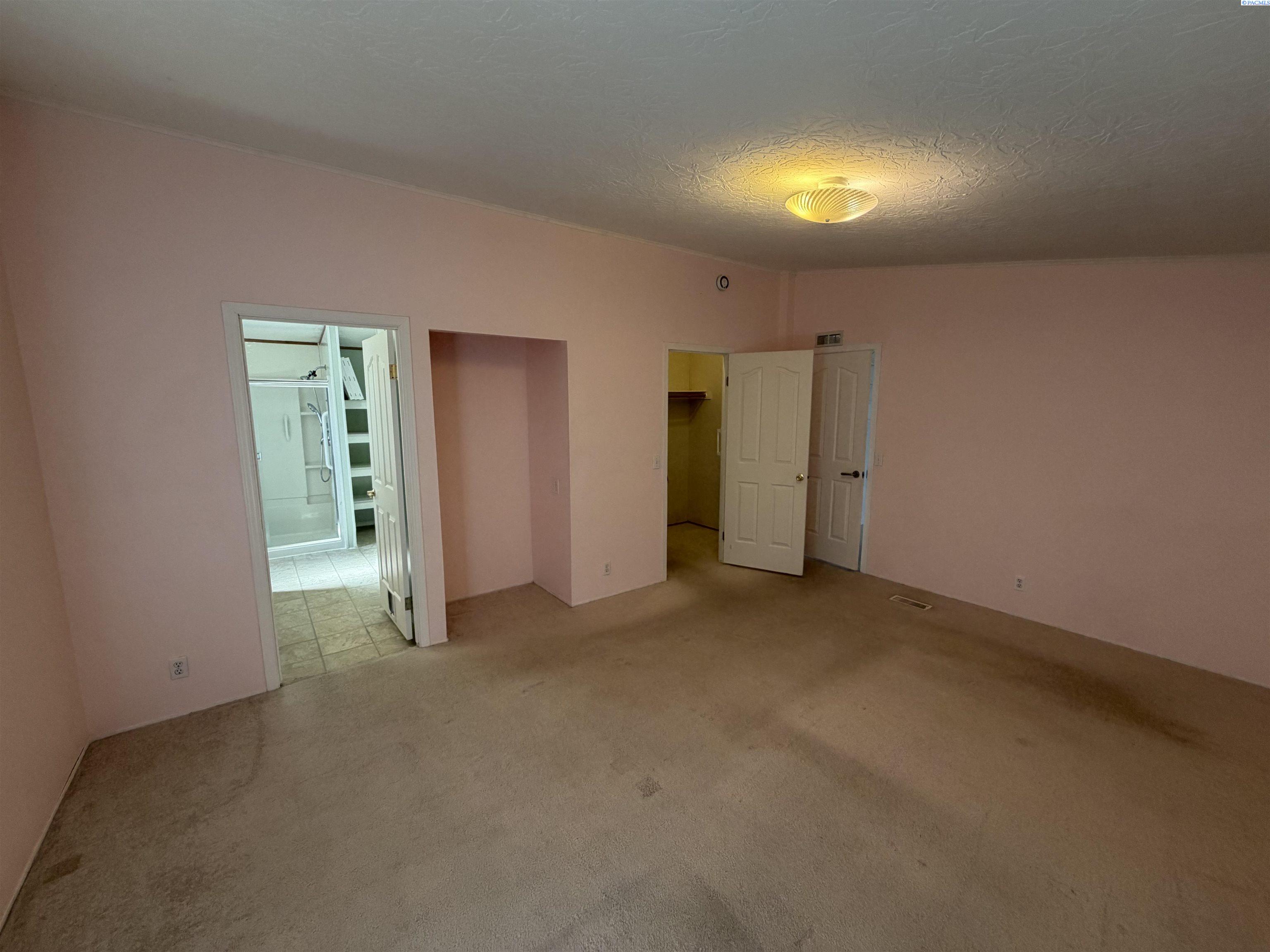 212 Crestwood Drive