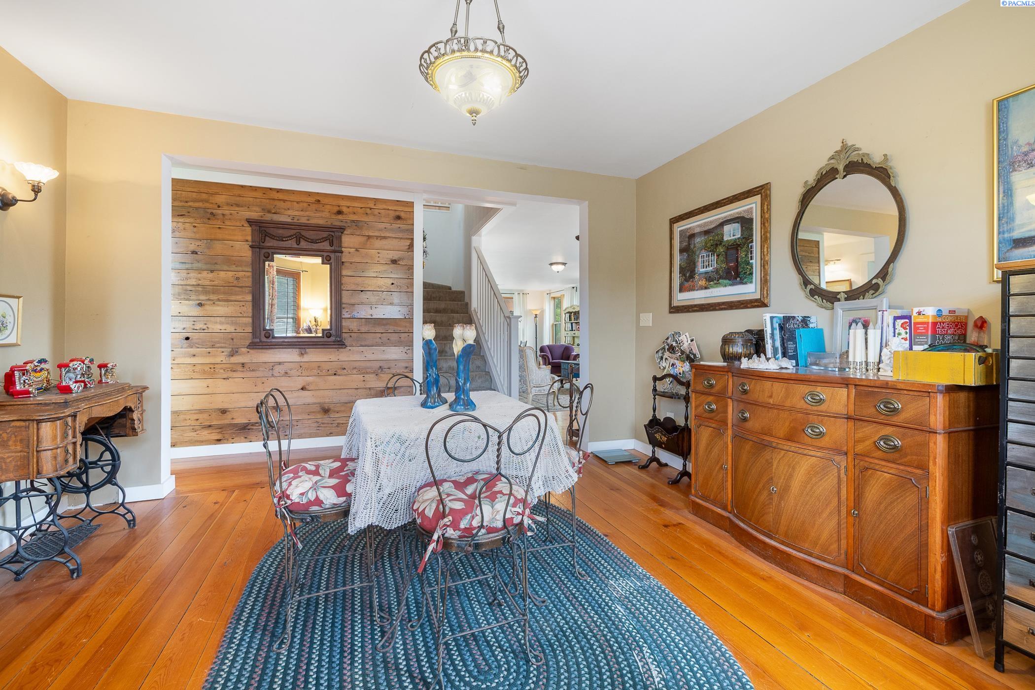 218 W Dayton Avenue