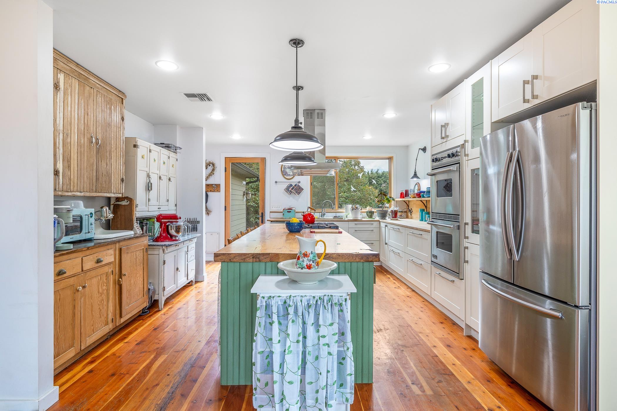 218 W Dayton Avenue