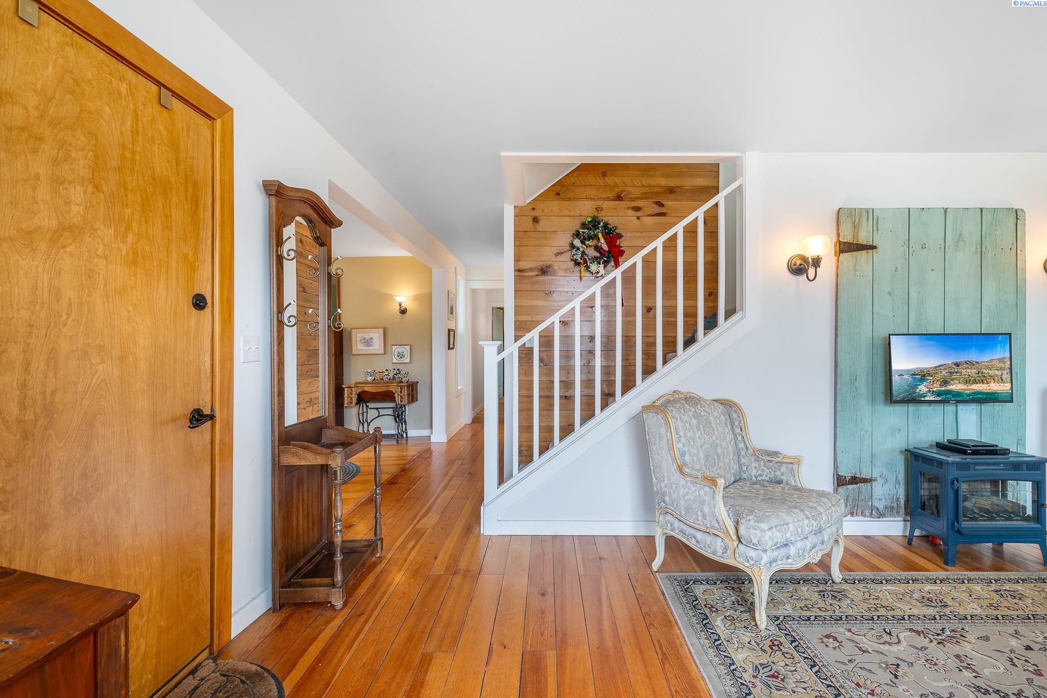218 W Dayton Avenue