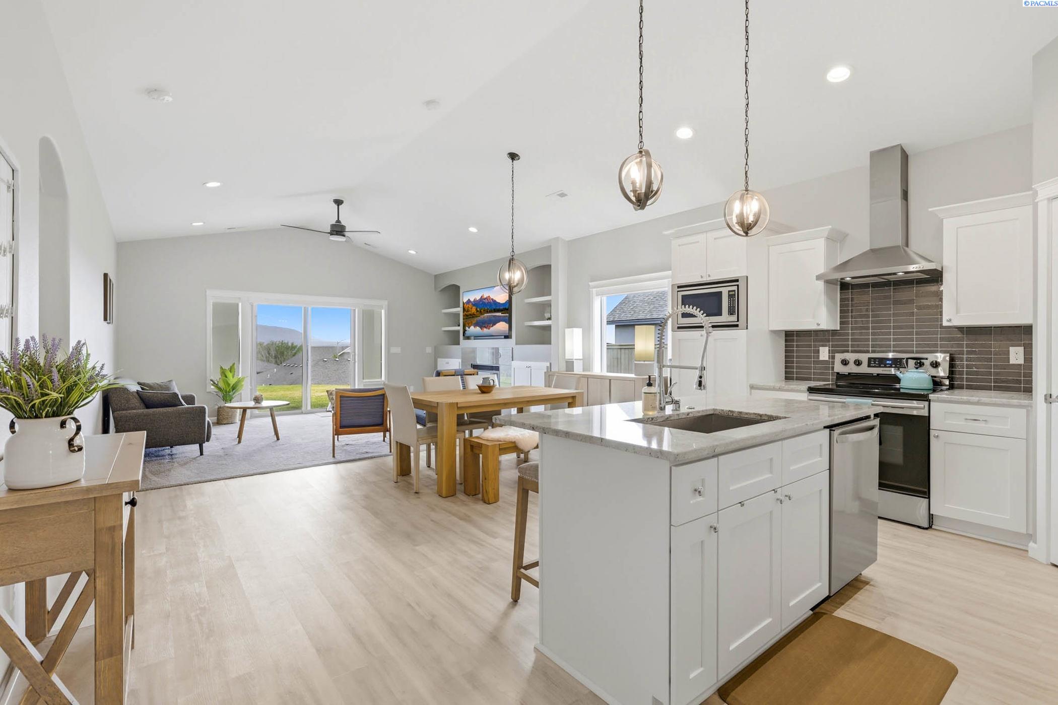 3161 Deserthawk Loop