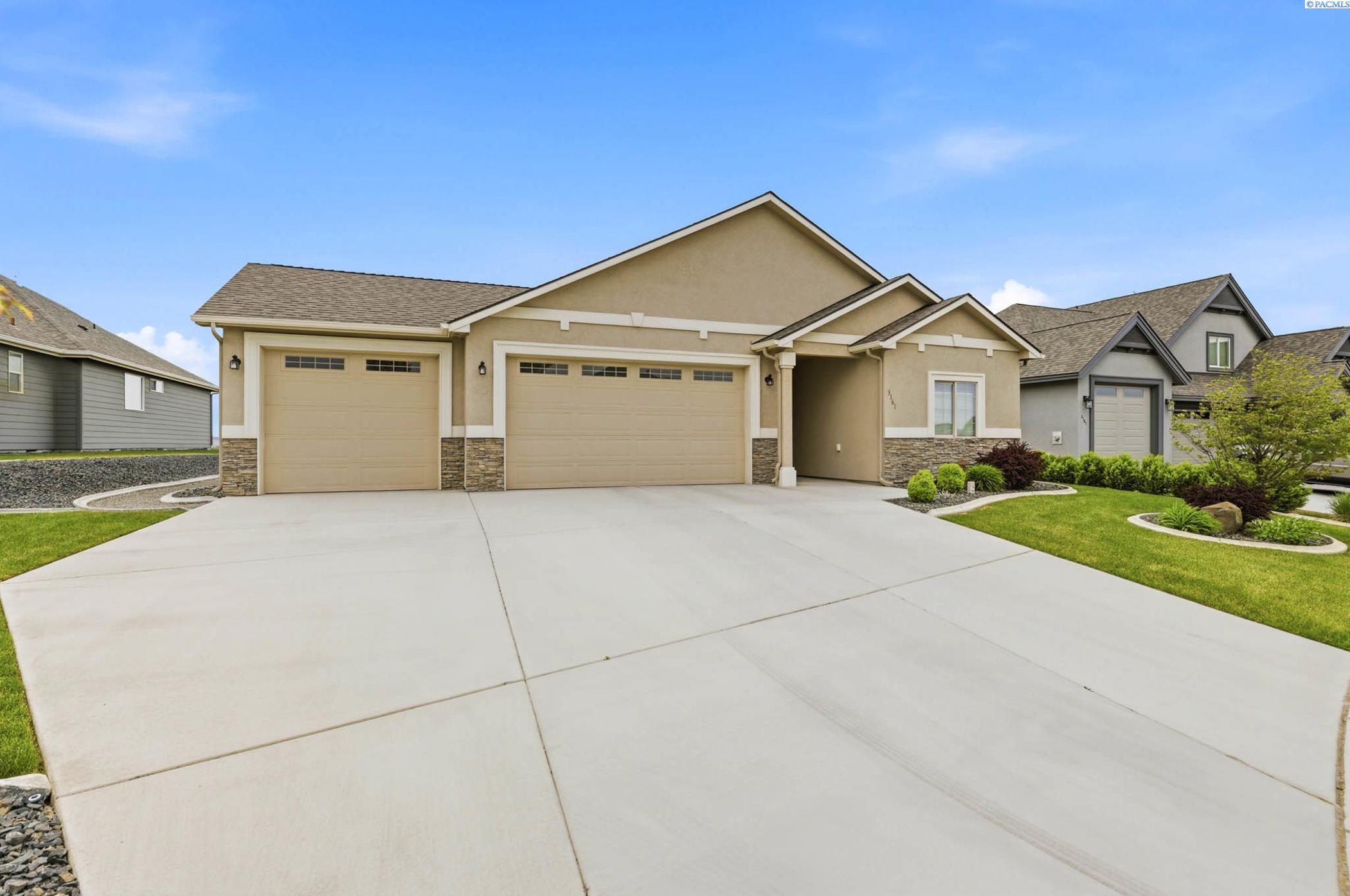 3161 Deserthawk Loop
