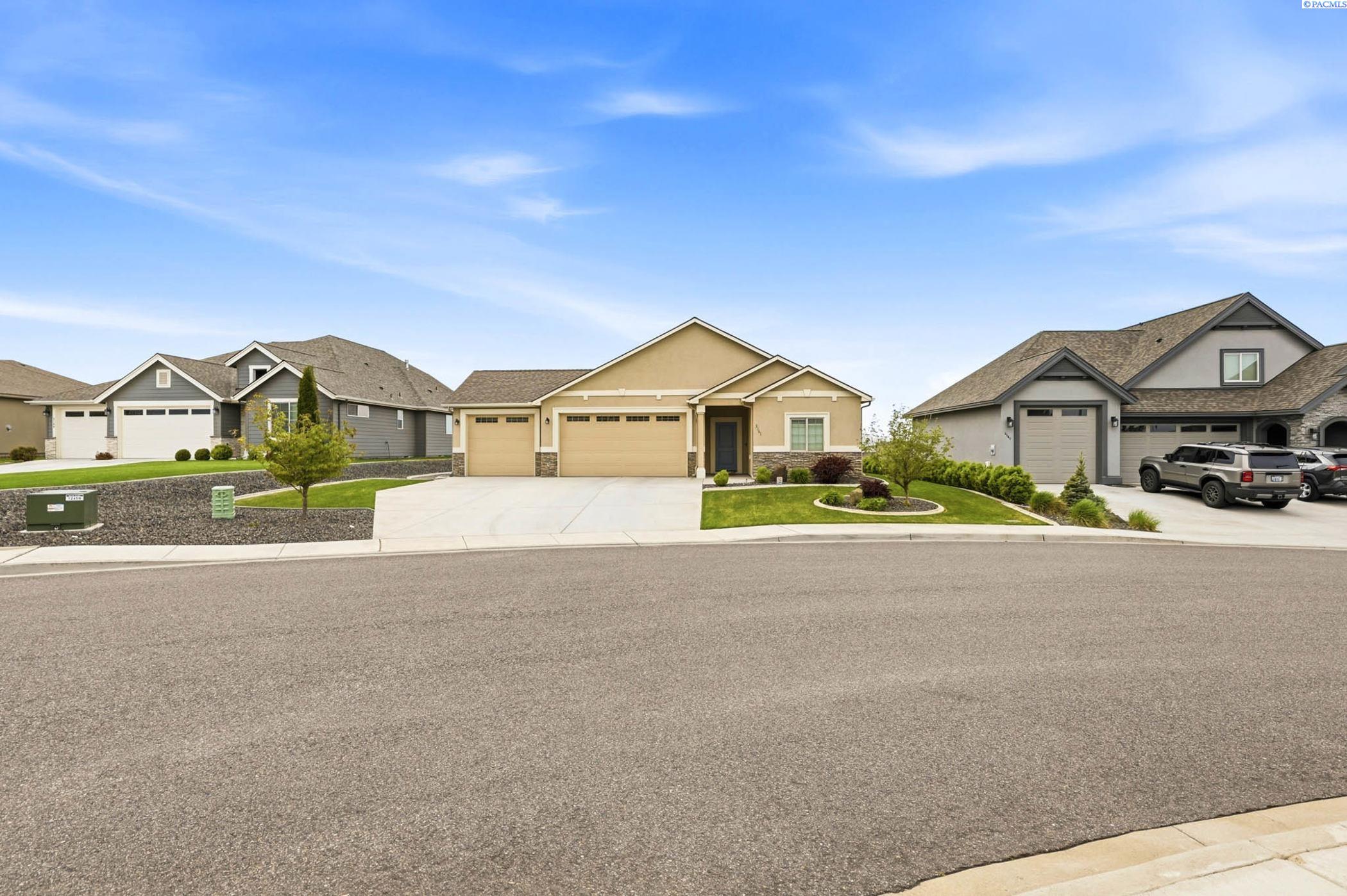 3161 Deserthawk Loop