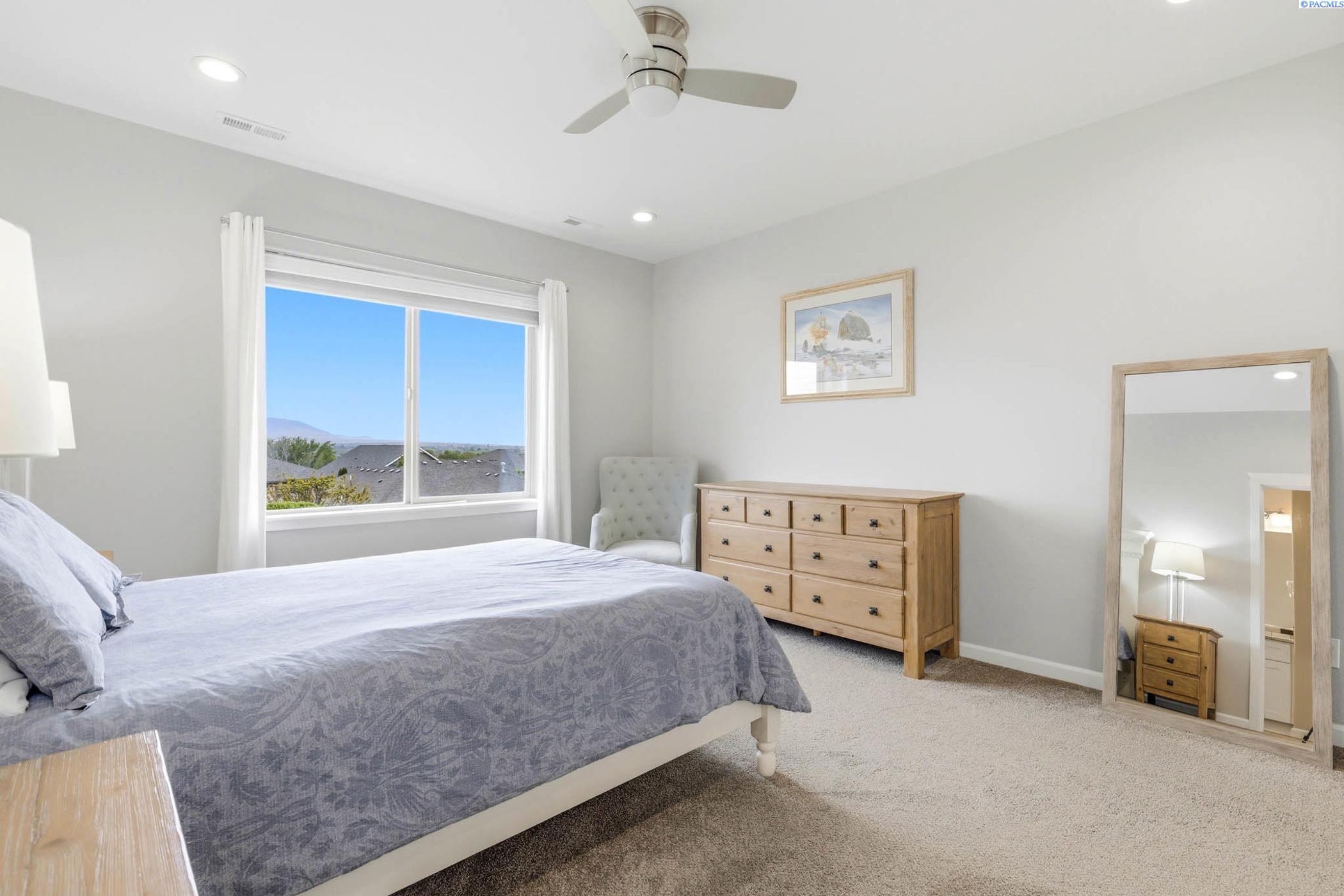 3161 Deserthawk Loop
