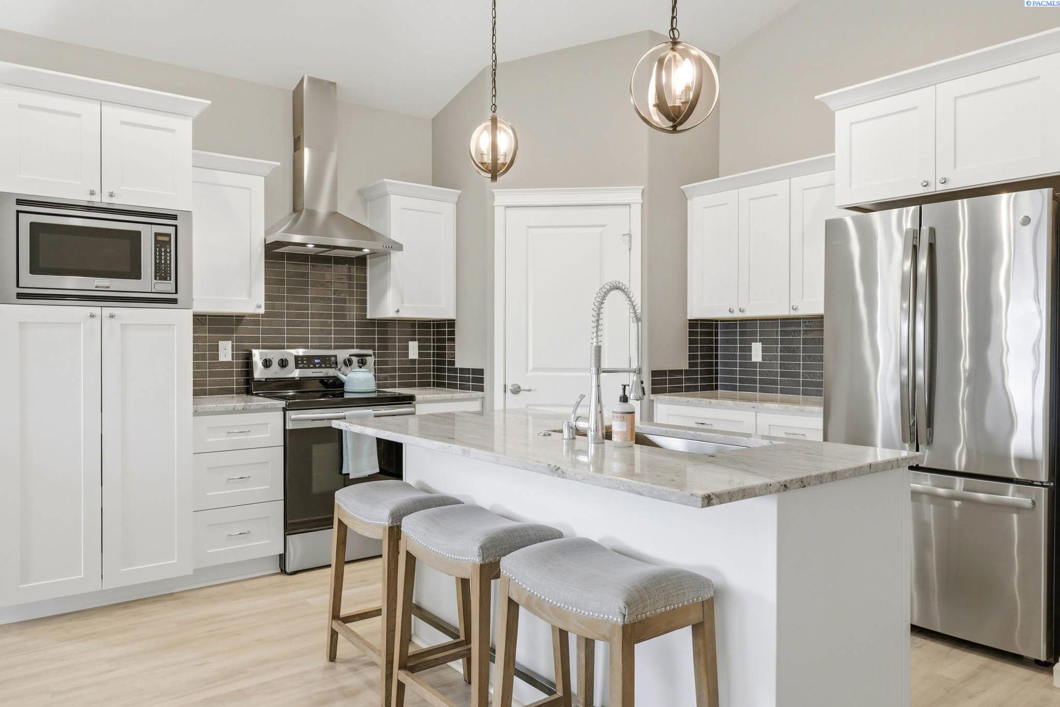 3161 Deserthawk Loop