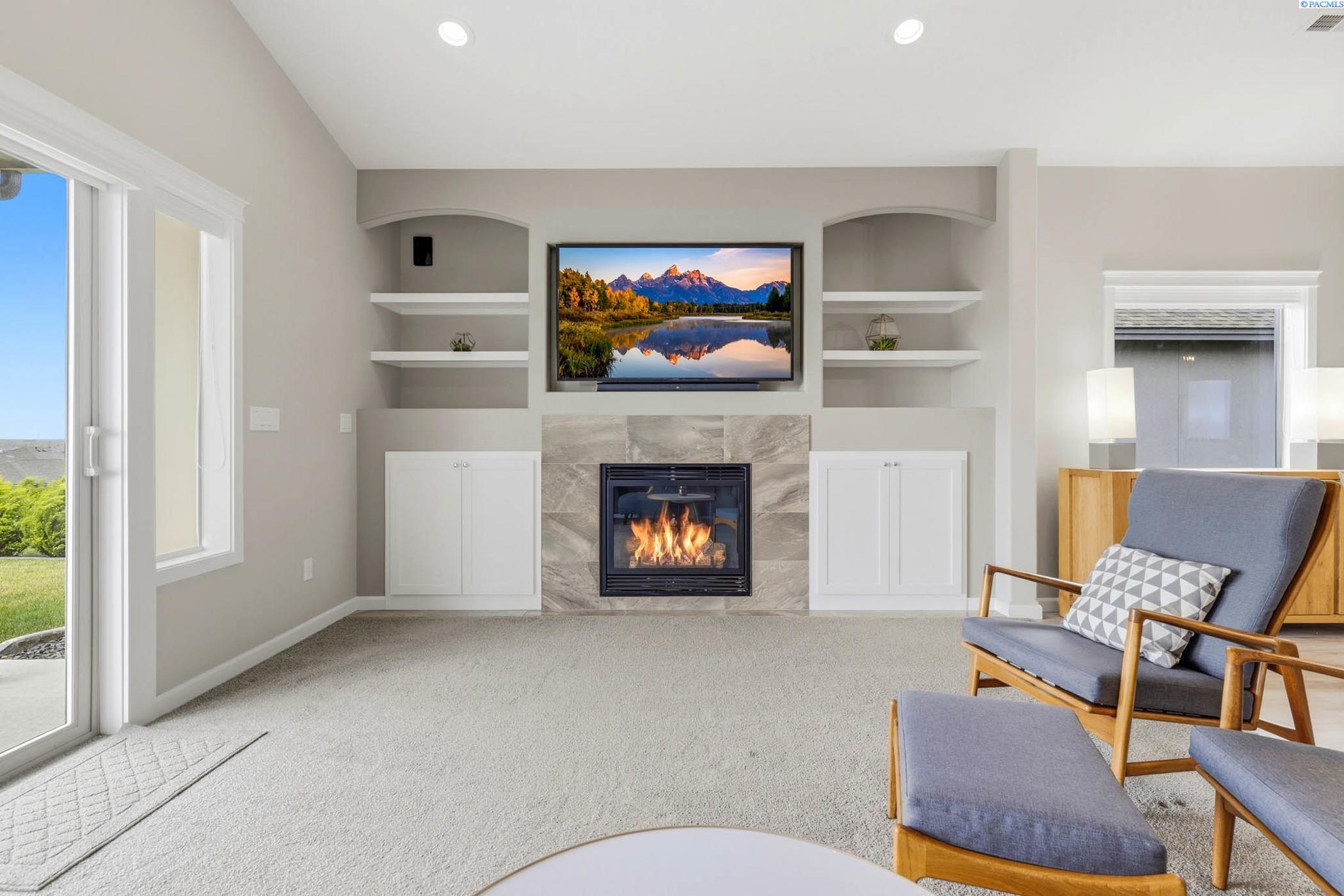 3161 Deserthawk Loop