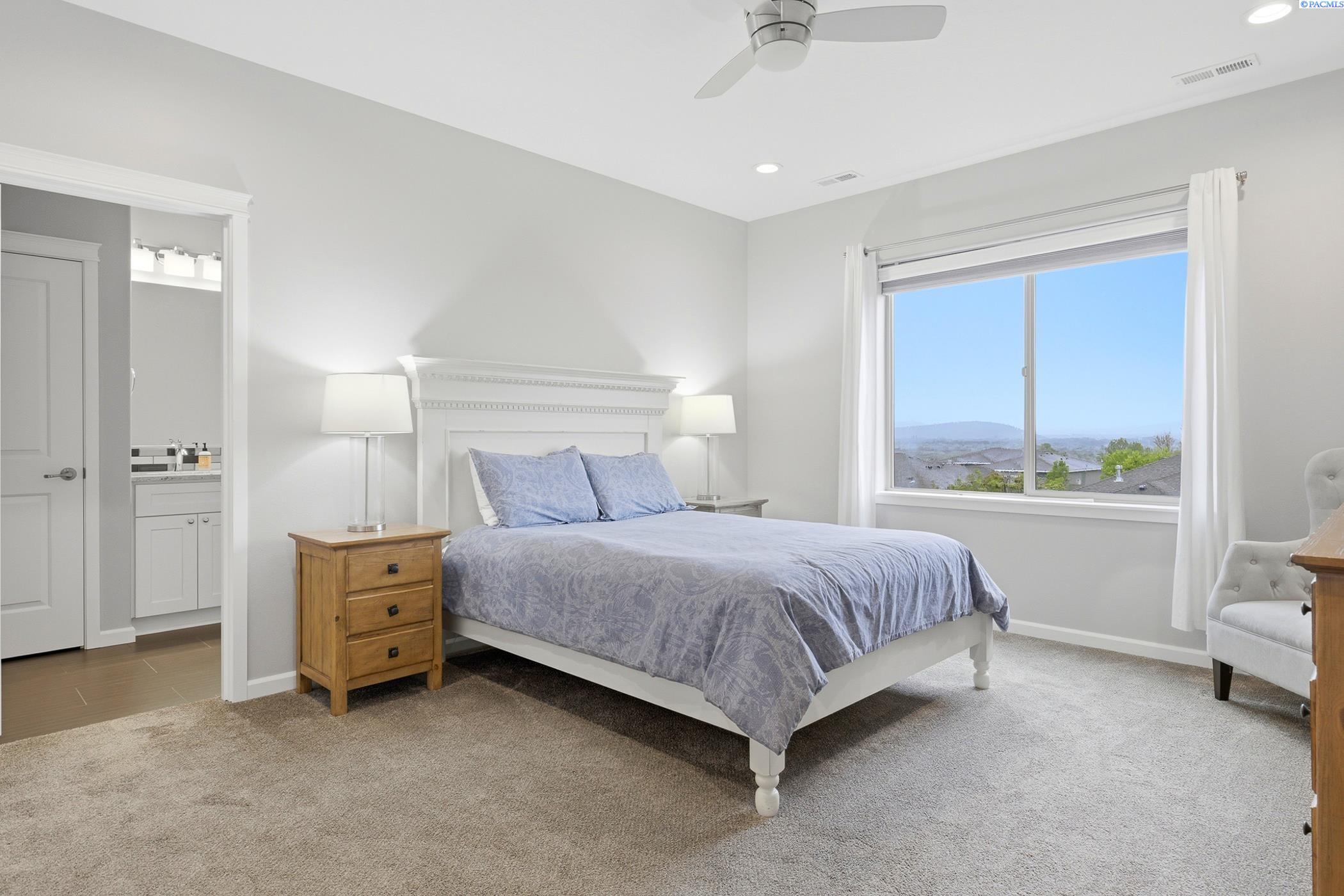 3161 Deserthawk Loop