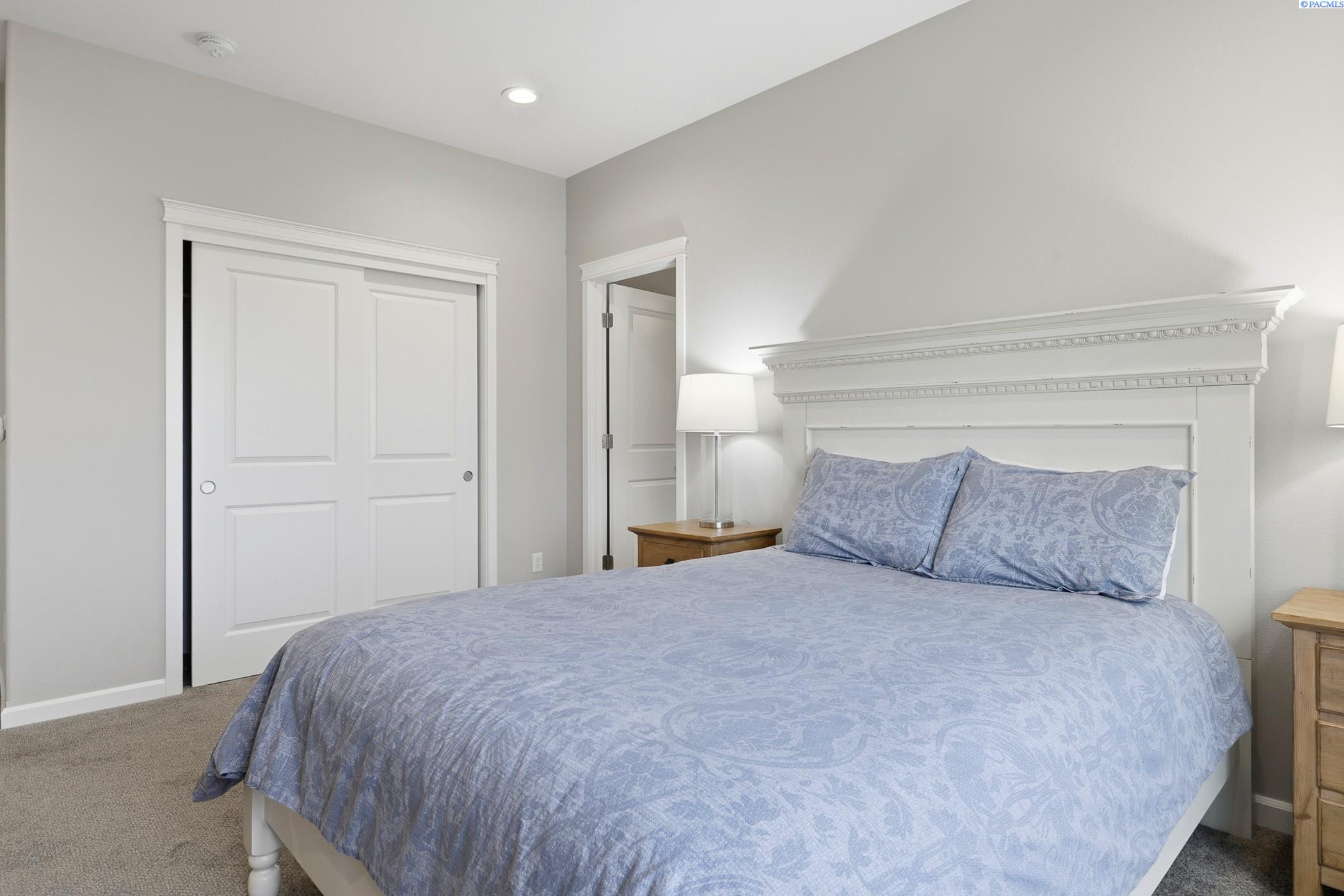 3161 Deserthawk Loop