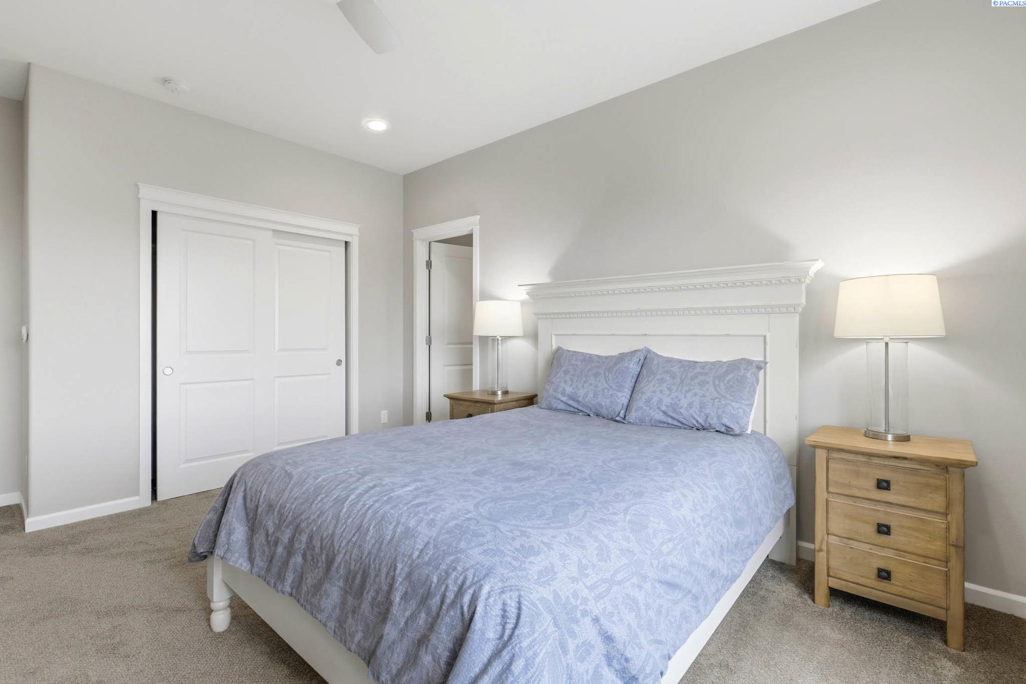 3161 Deserthawk Loop
