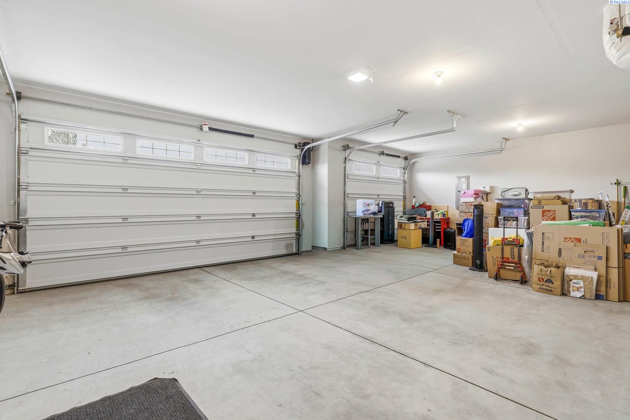 3161 Deserthawk Loop