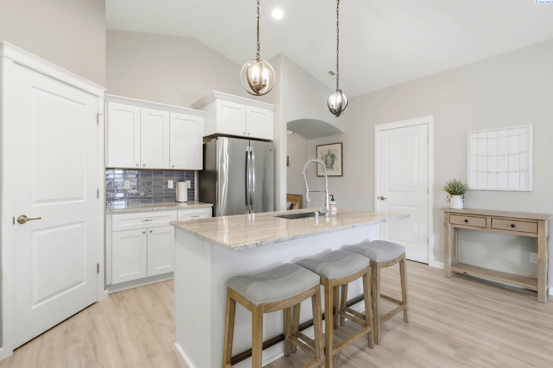3161 Deserthawk Loop