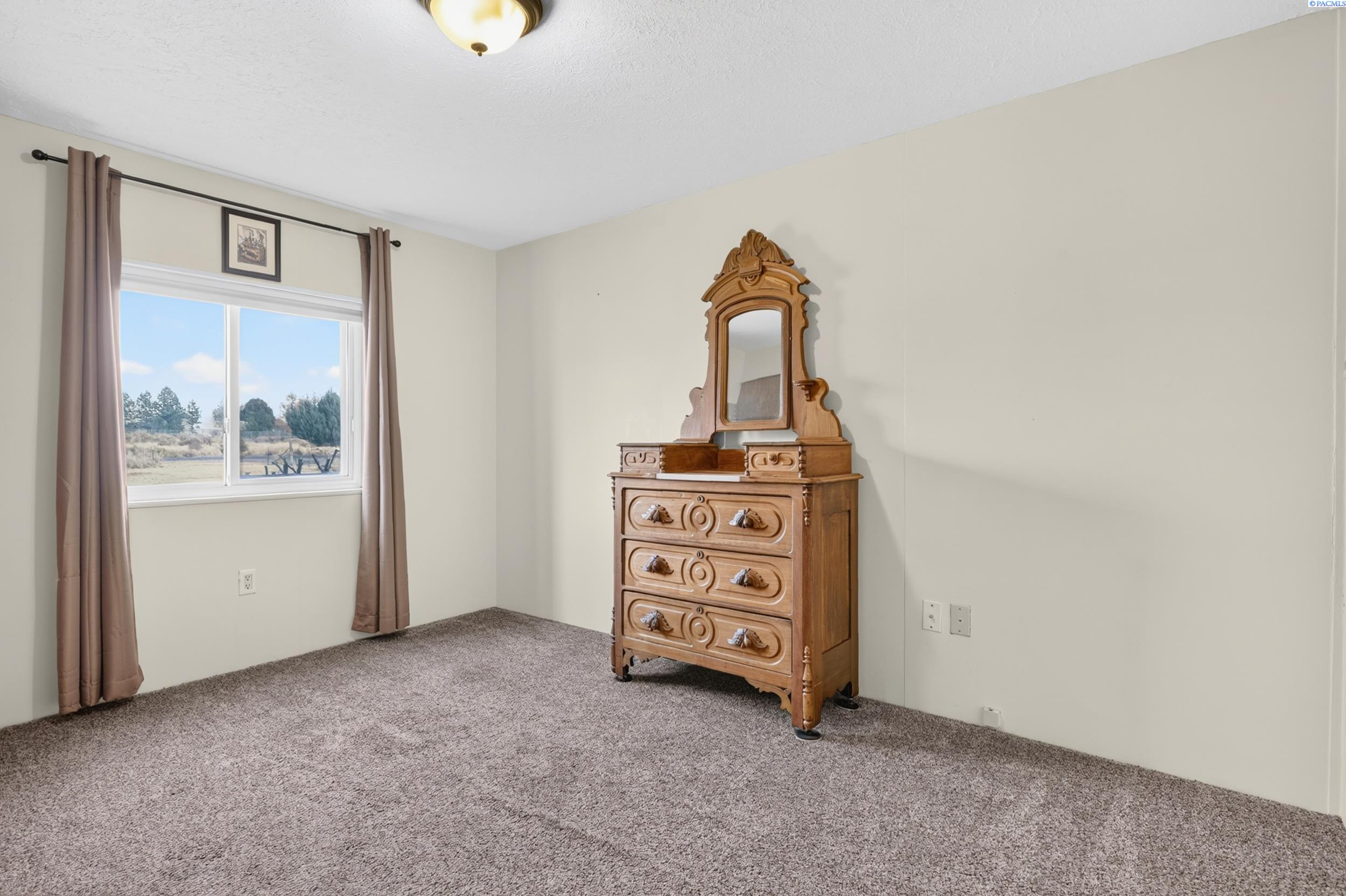 42605 E Red Mountain Road
