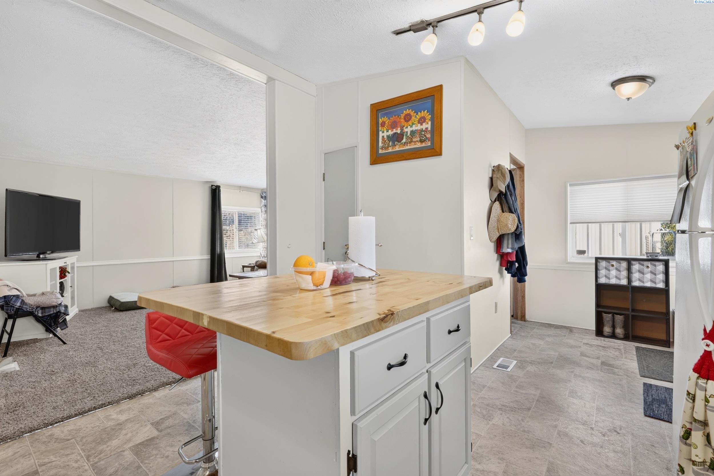 42605 E Red Mountain Road
