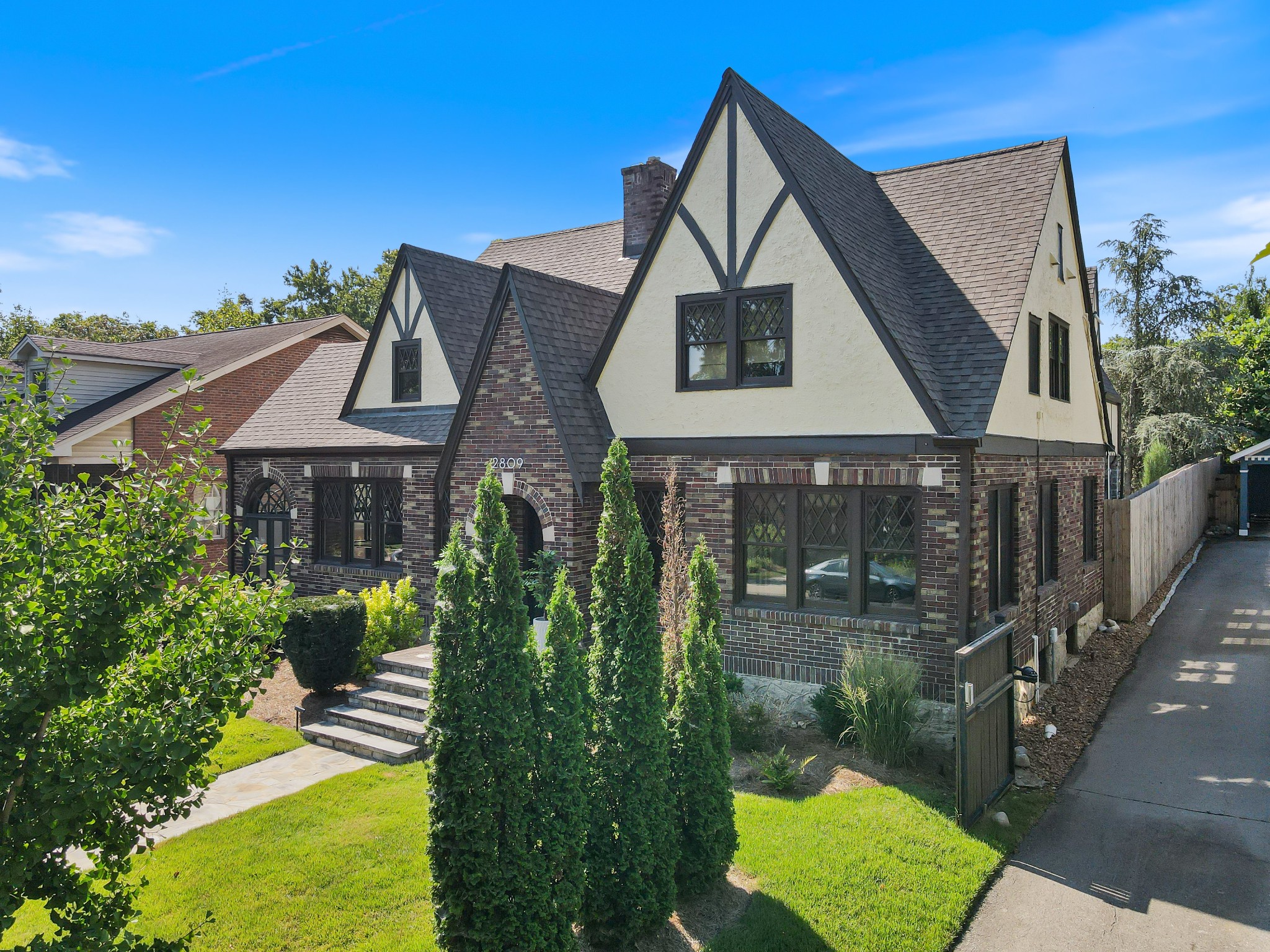 2809 Acklen Ave
