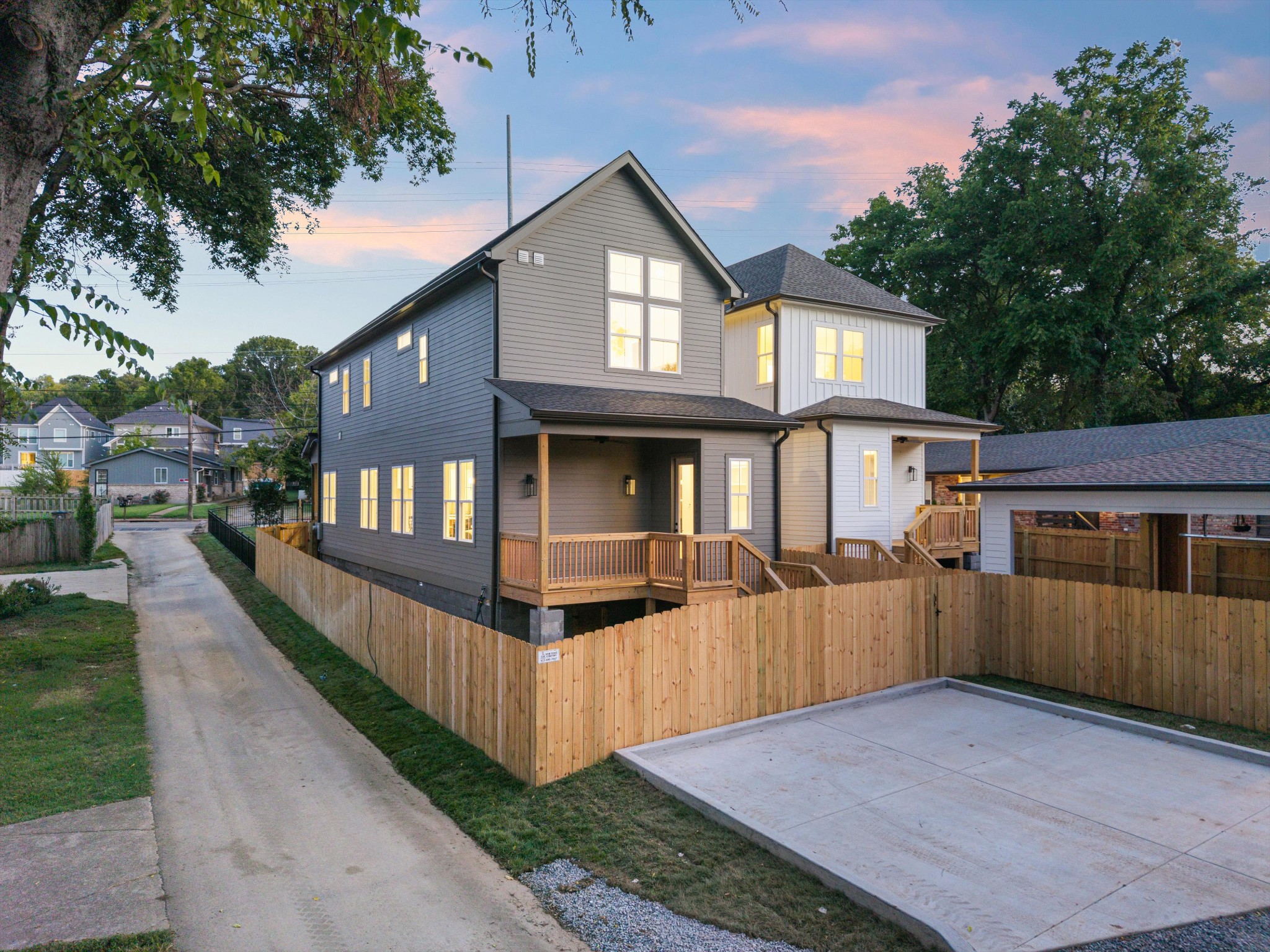 2826 Clifton Ave