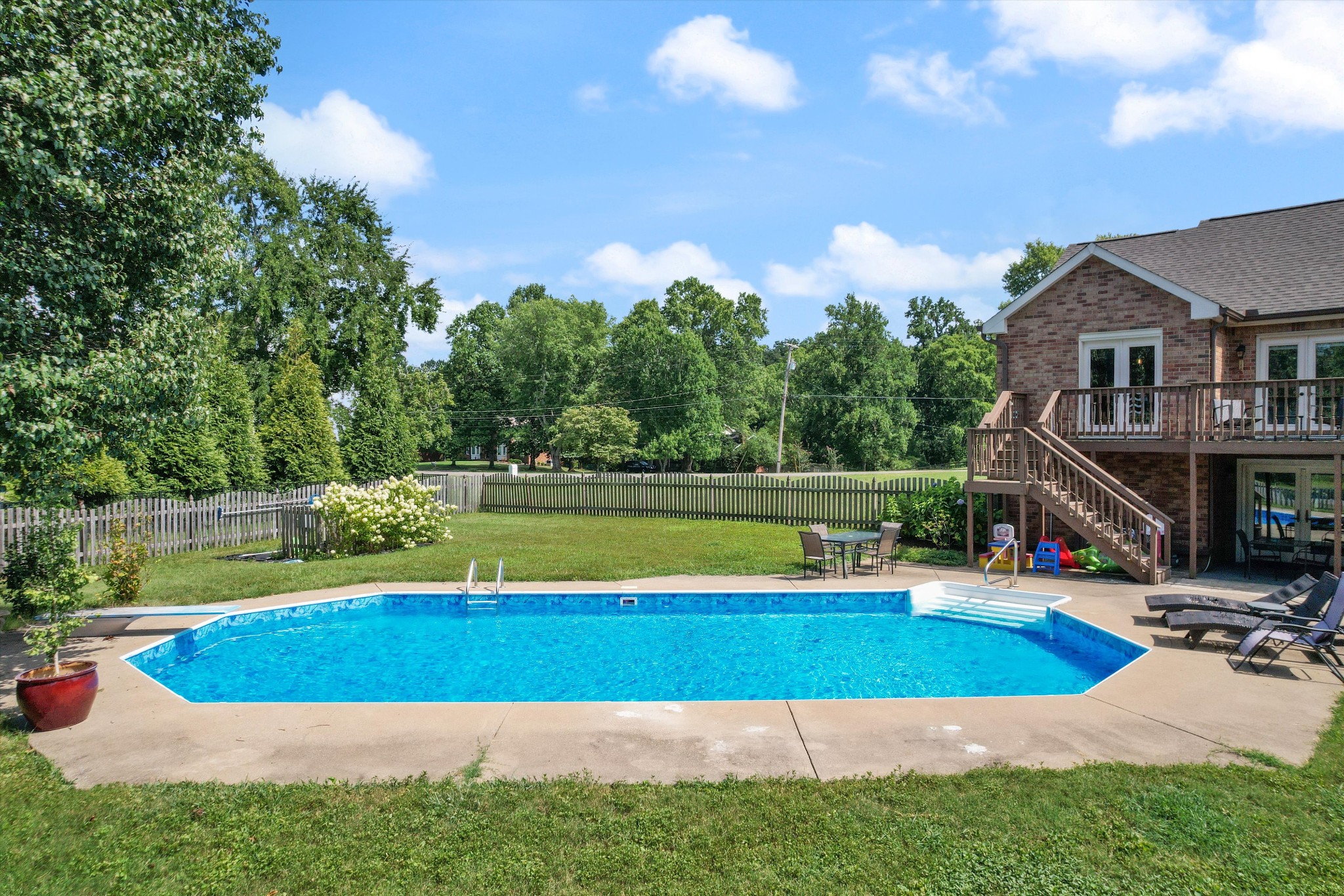 100 Sioux Ct