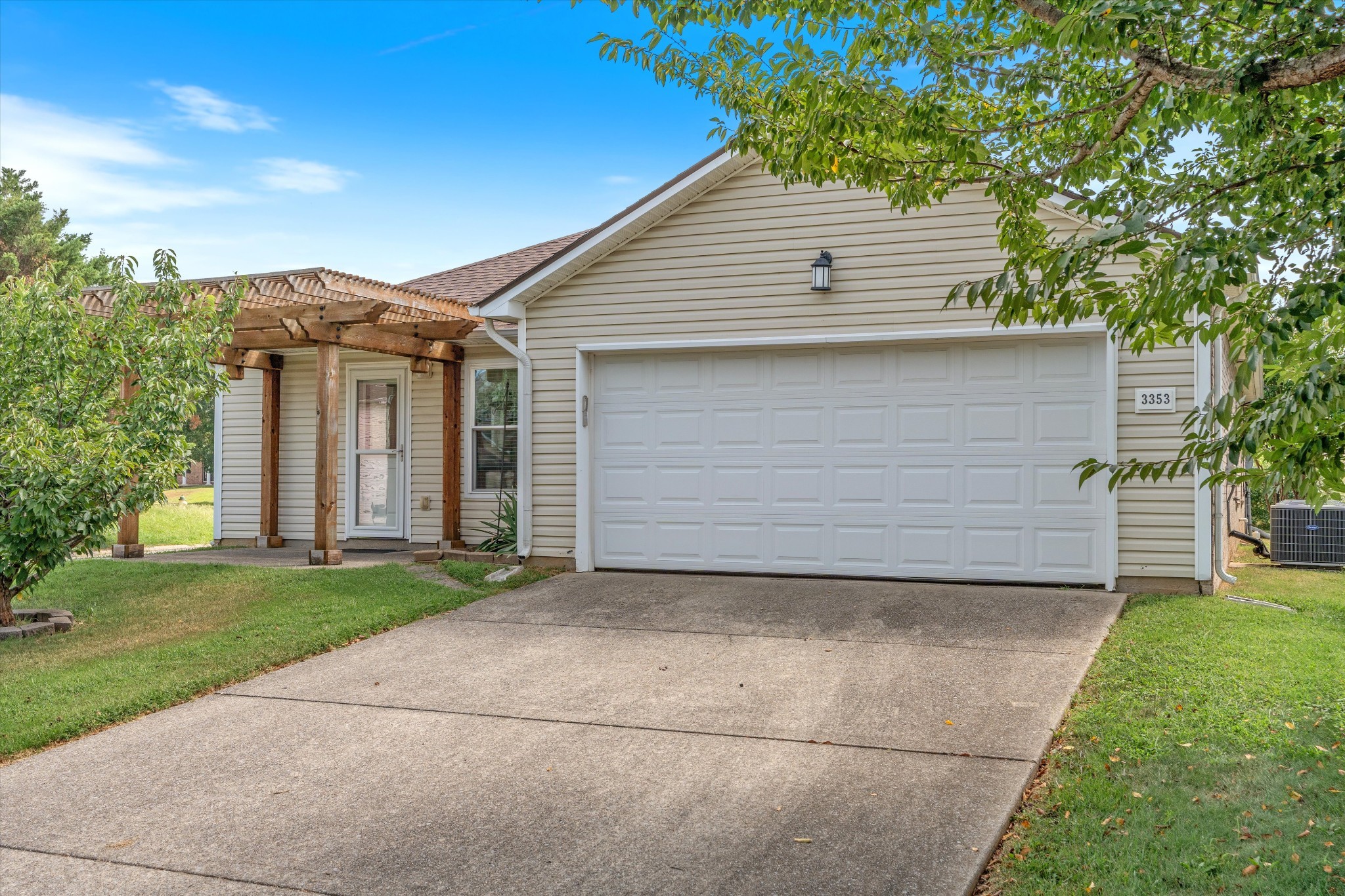 3353 Blaze Dr