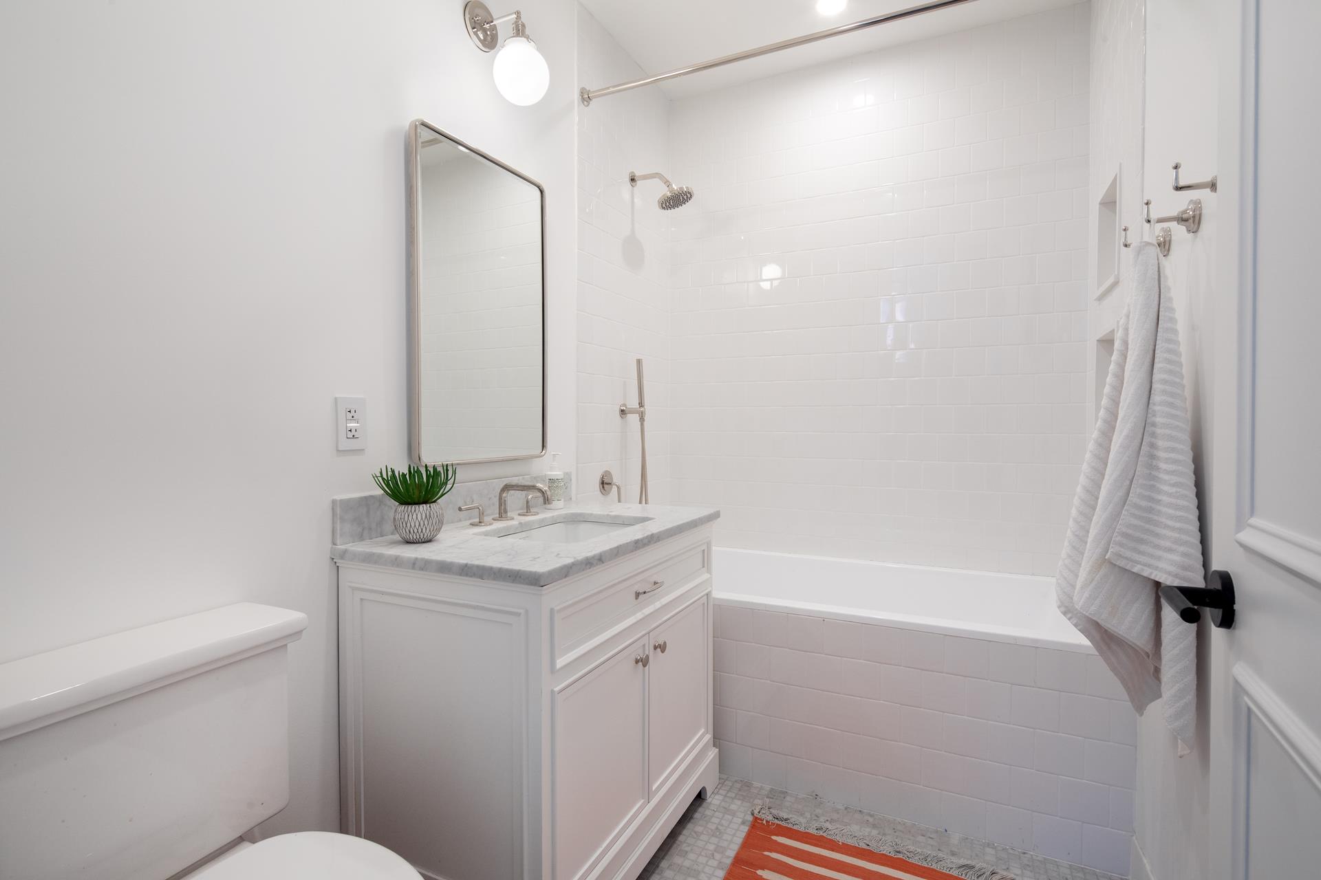 524 HALSEY Street 202