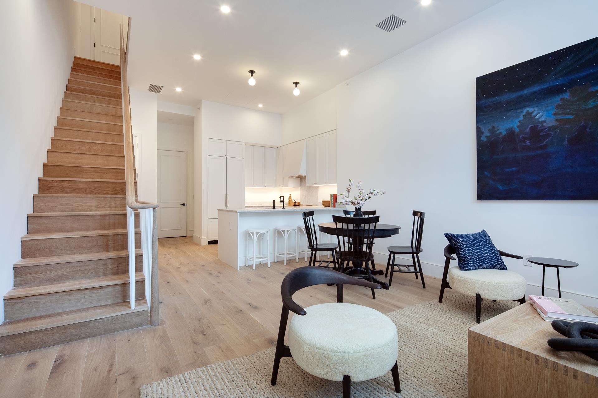 524 HALSEY Street TH2