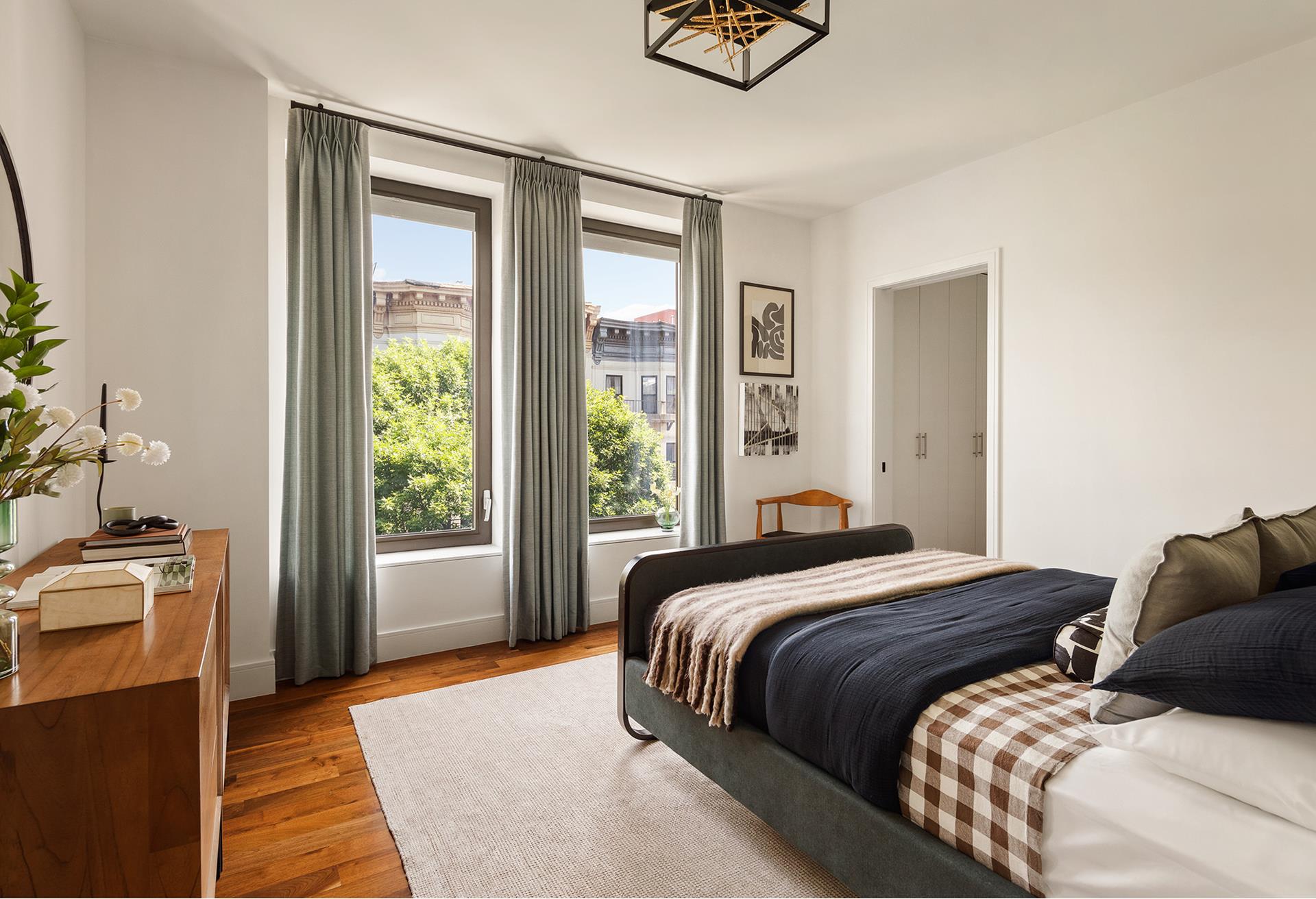 496 PROSPECT Place 4