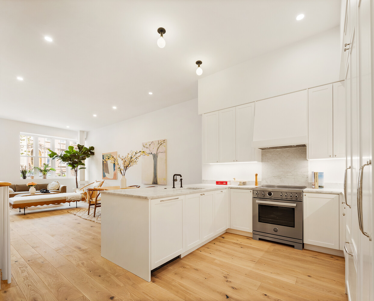 524 HALSEY Street TH1