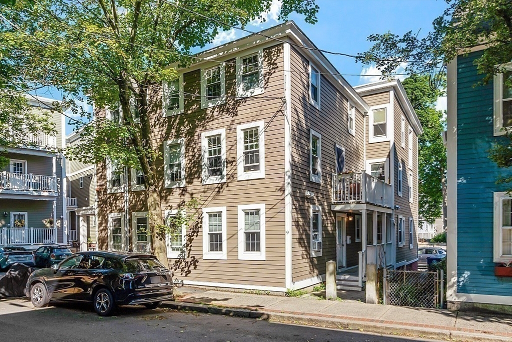 7 Andrew Street # 14
