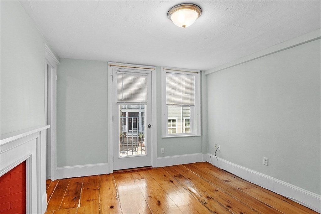 7 Andrew Street # 14