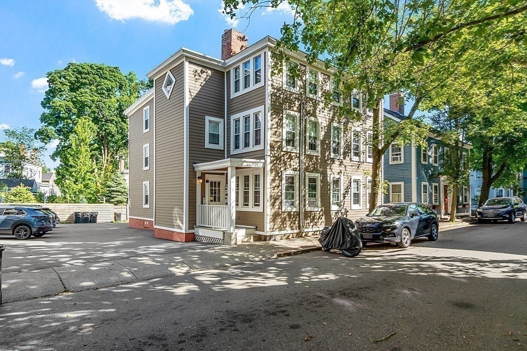7 Andrew Street # 14